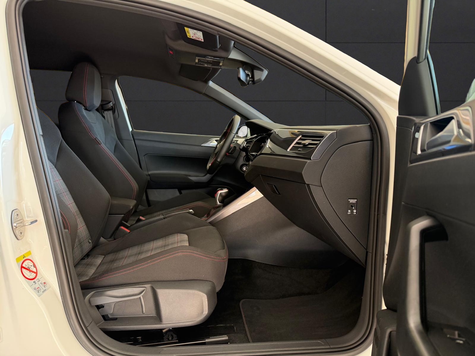 VW Polo 2.0 TSI GTI DSG-image-10