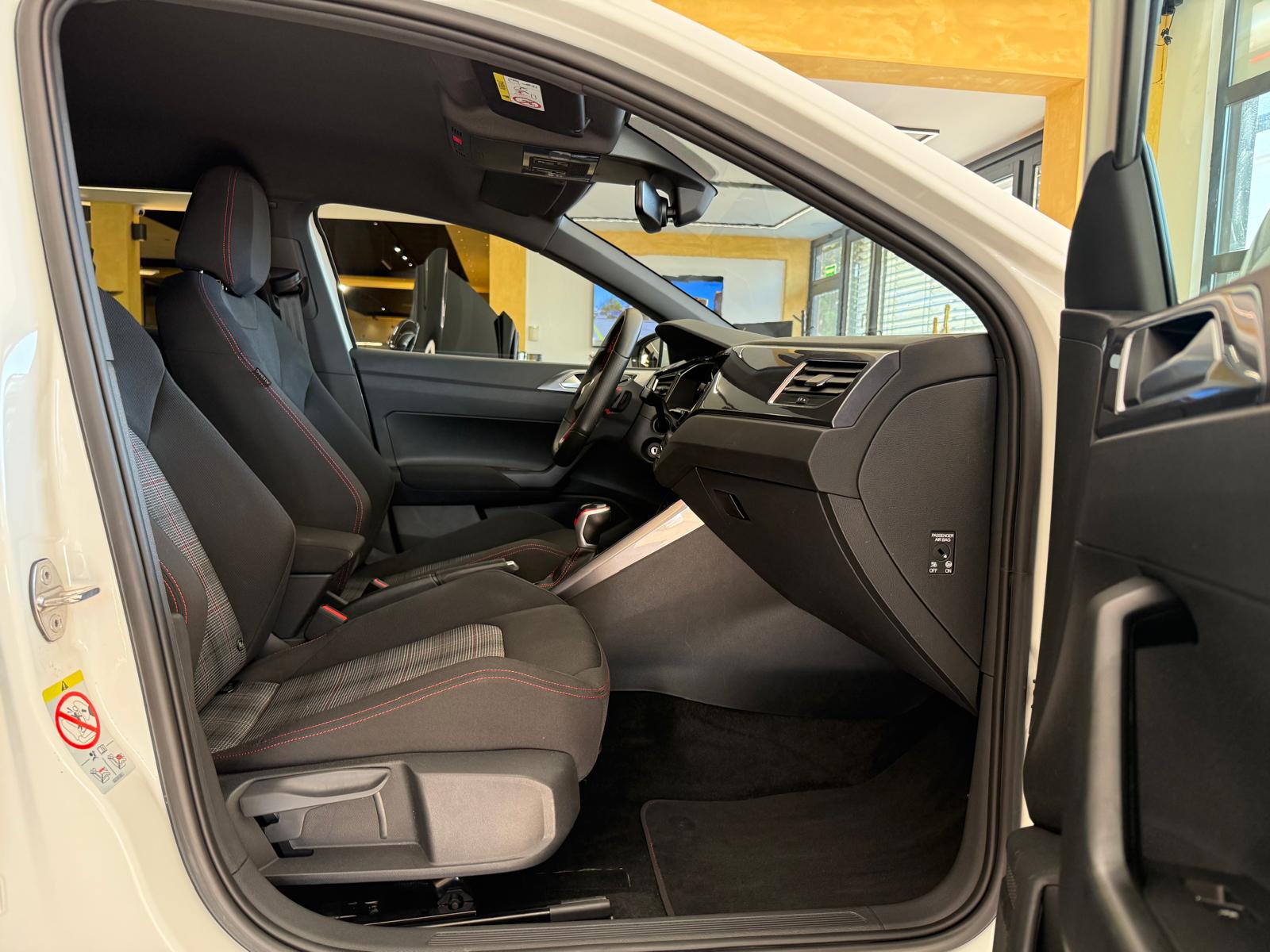 VW Polo 2.0 TSI GTI DSG-image-10