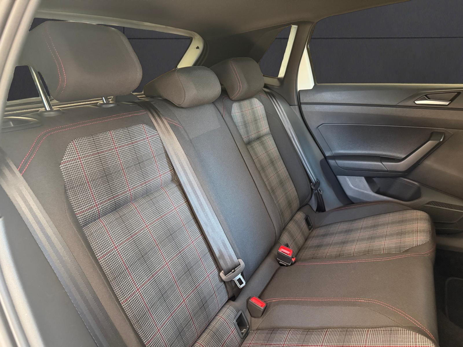 VW Polo 2.0 TSI GTI DSG-image-14