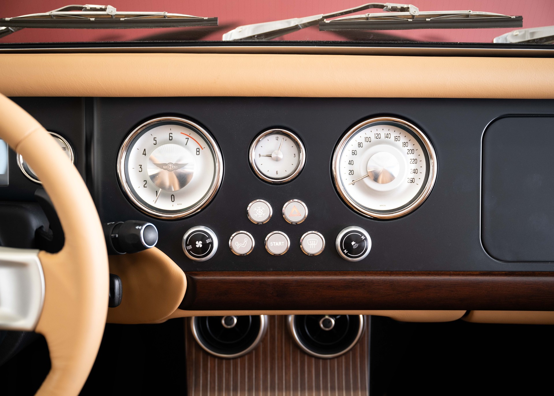 MORGAN Plus Four 2.0 Bespoke (MY 26, Swiss new car, 1 of 1 configuration, Rolls-Royce Diamond Black metallic, 30-month warranty)-image-28