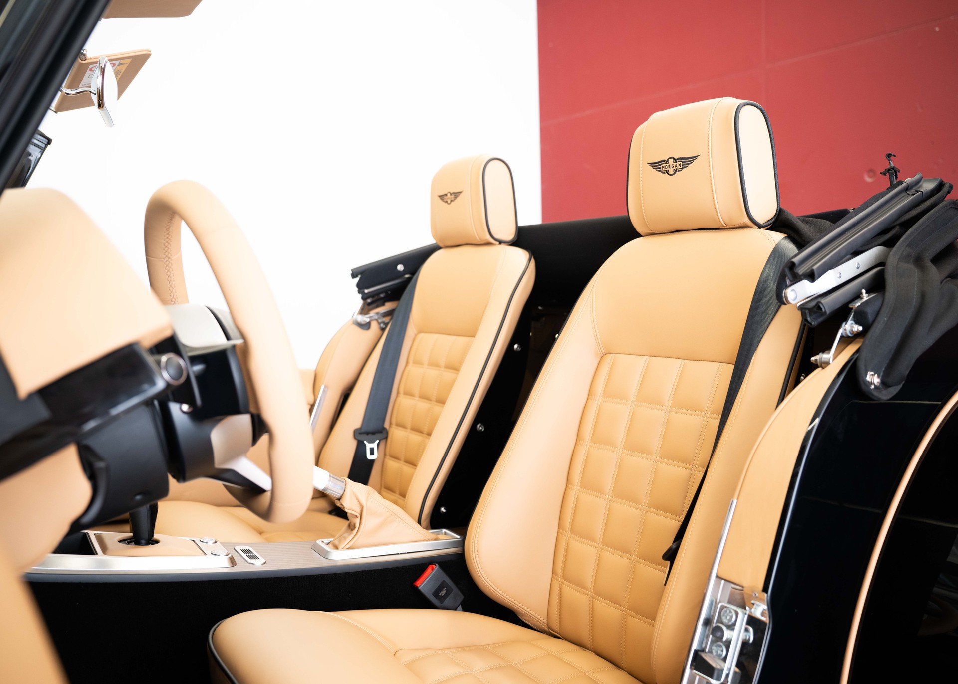 MORGAN Plus Four 2.0 Bespoke (MY 26, Swiss new car, 1 of 1 configuration, Rolls-Royce Diamond Black metallic, 30-month warranty)-image-21