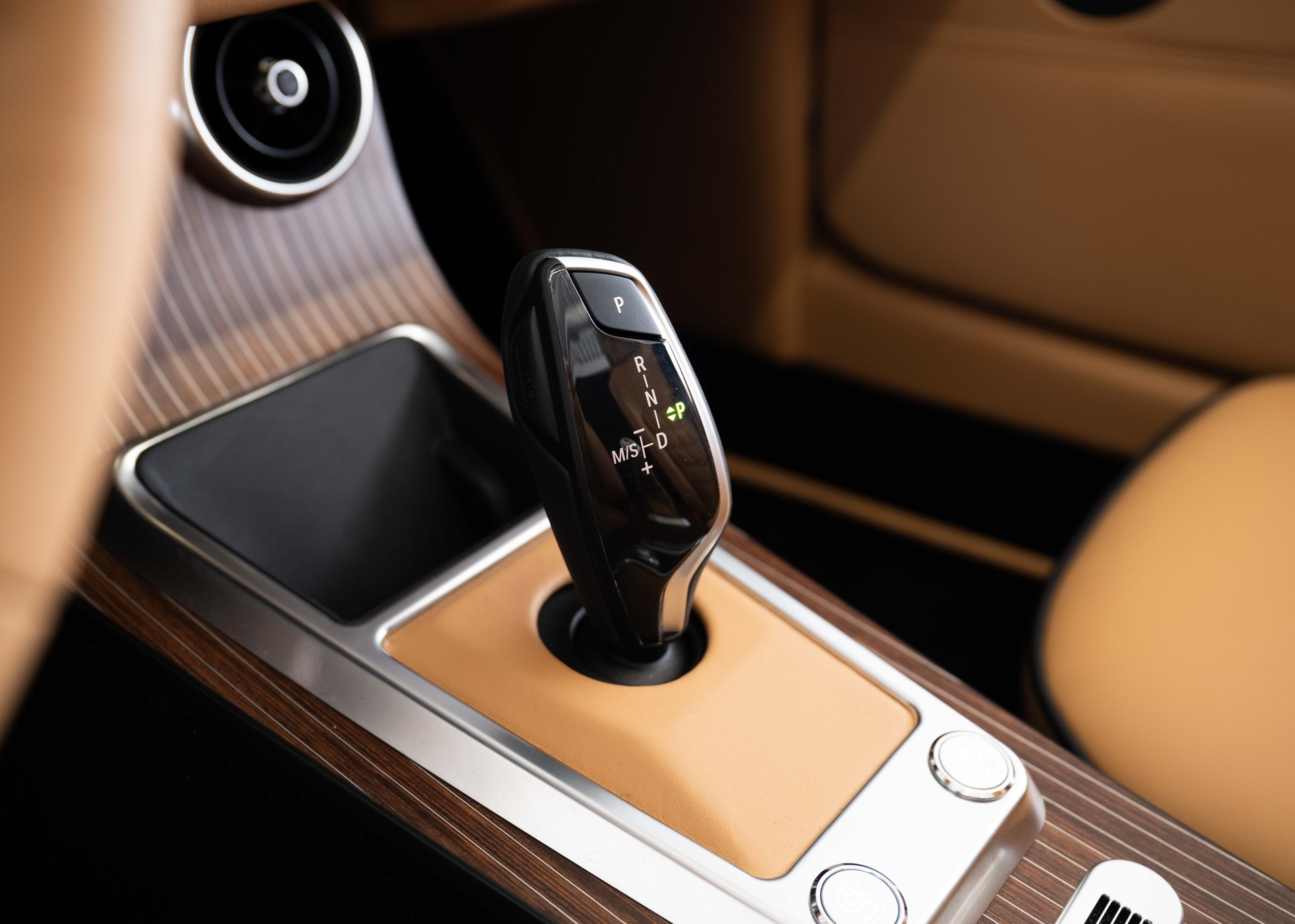 MORGAN Plus Four 2.0 Bespoke (MY 26, Swiss new car, 1 of 1 configuration, Rolls-Royce Diamond Black metallic, 30-month warranty)-image-30