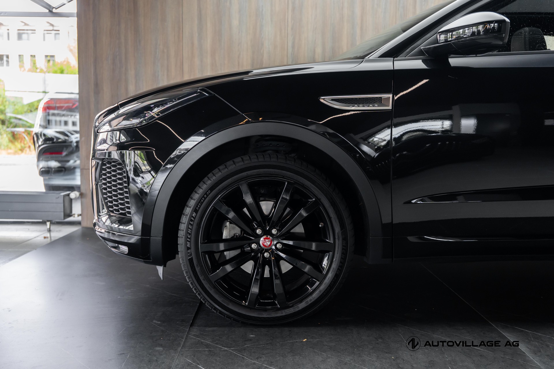 JAGUAR E-Pace 2.0d D150 R-Dynamic AWD Automatik-image-30