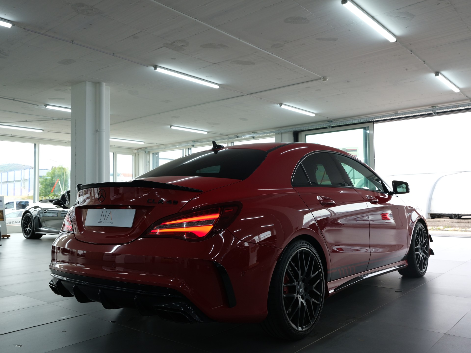 MERCEDES-BENZ CLA 45 AMG 4Matic Speedshift *Performance Abgassanlage* *Ohne OPF* *Facelift*-showroom-element-2