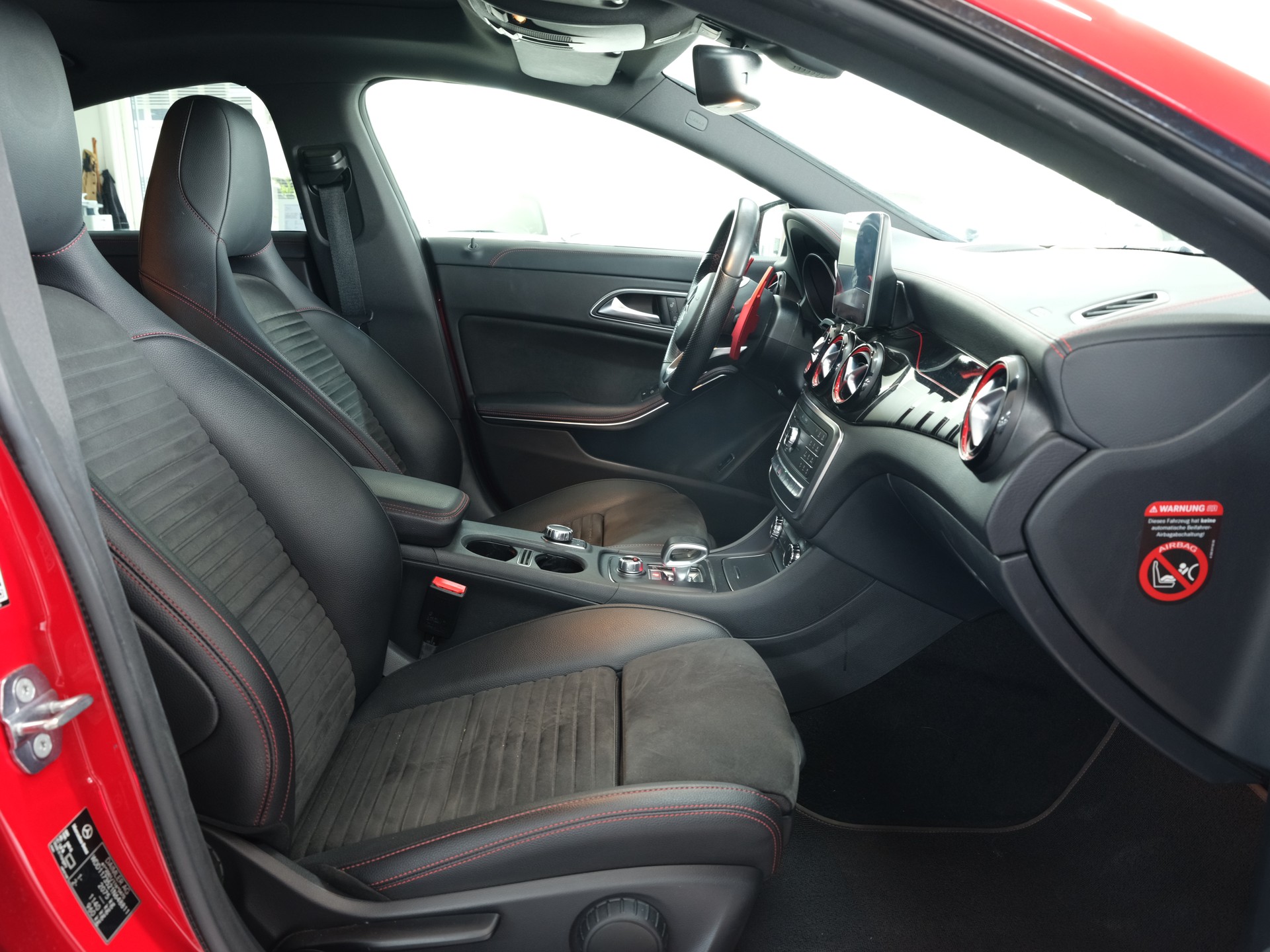 MERCEDES-BENZ CLA 45 AMG 4Matic Speedshift *Performance Abgassanlage* *Ohne OPF* *Facelift*-image-16
