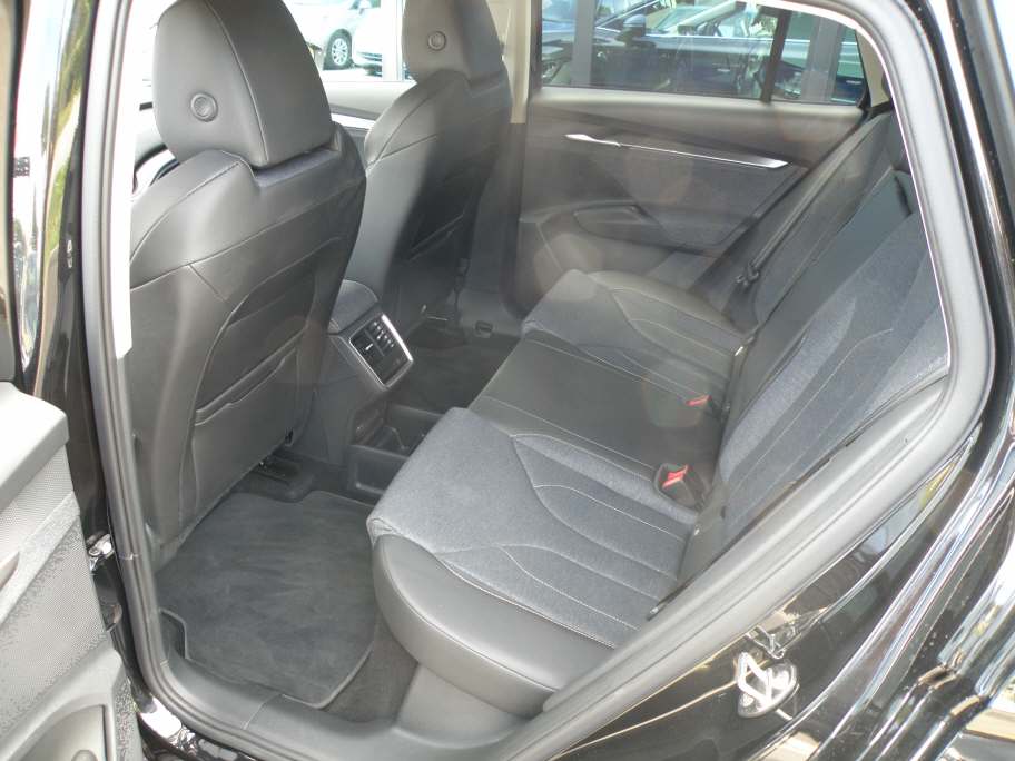 SKODA Elroq 85-image-7