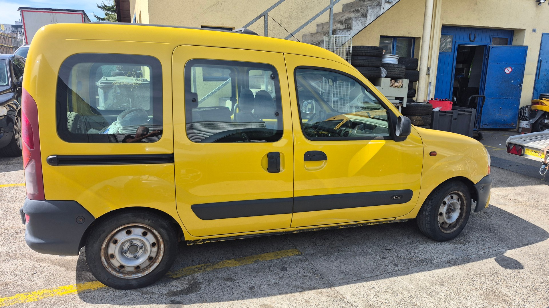 RENAULT Kangoo 1.9 dTi Alizé-image-10