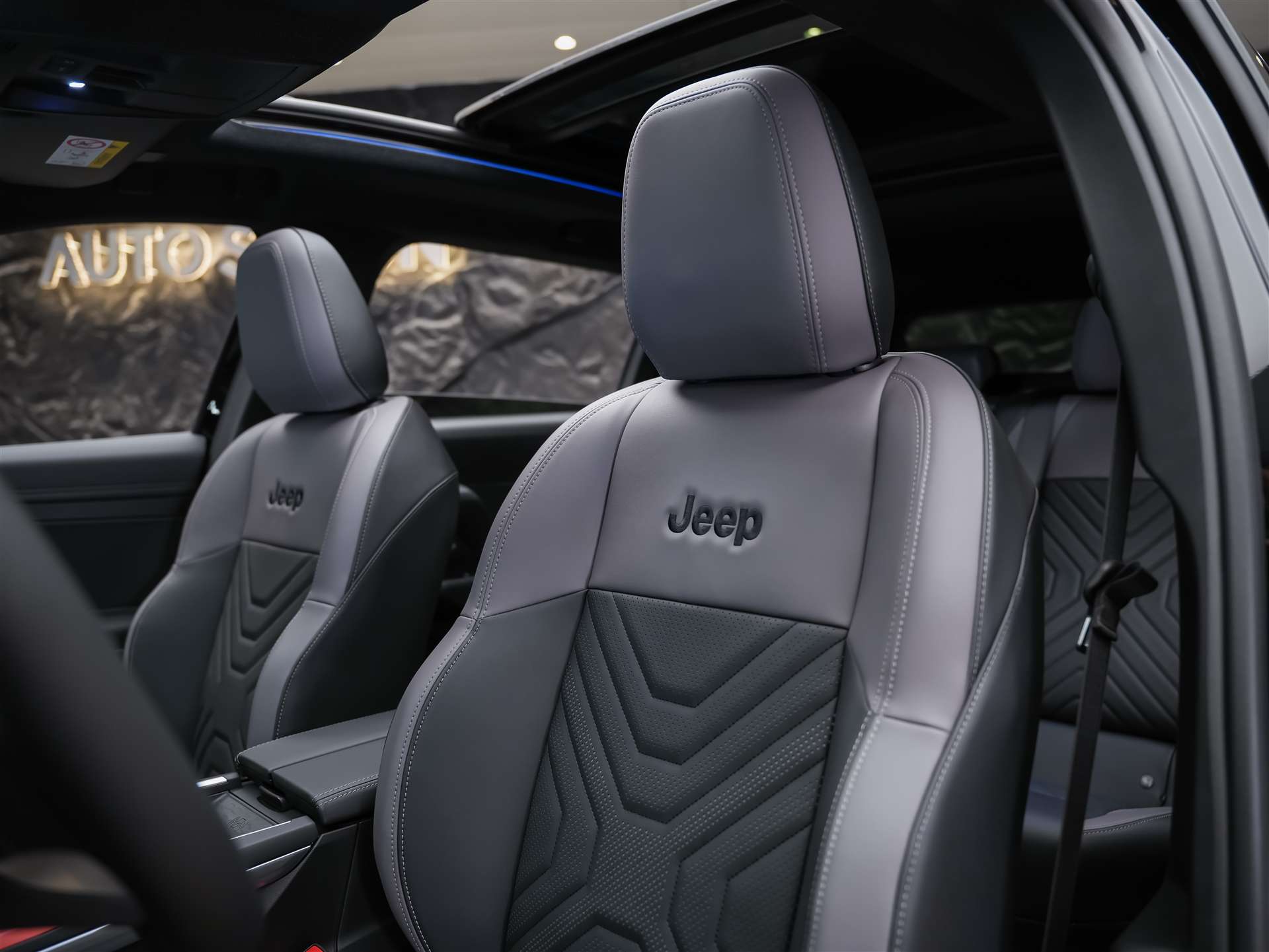 JEEP Compass 1.6 T PHEV Summit Premium Sky *SOFORT Verfügbar*Werksgarantie*Massage*Matrix-LED*Sitzbelüftung*-image-10