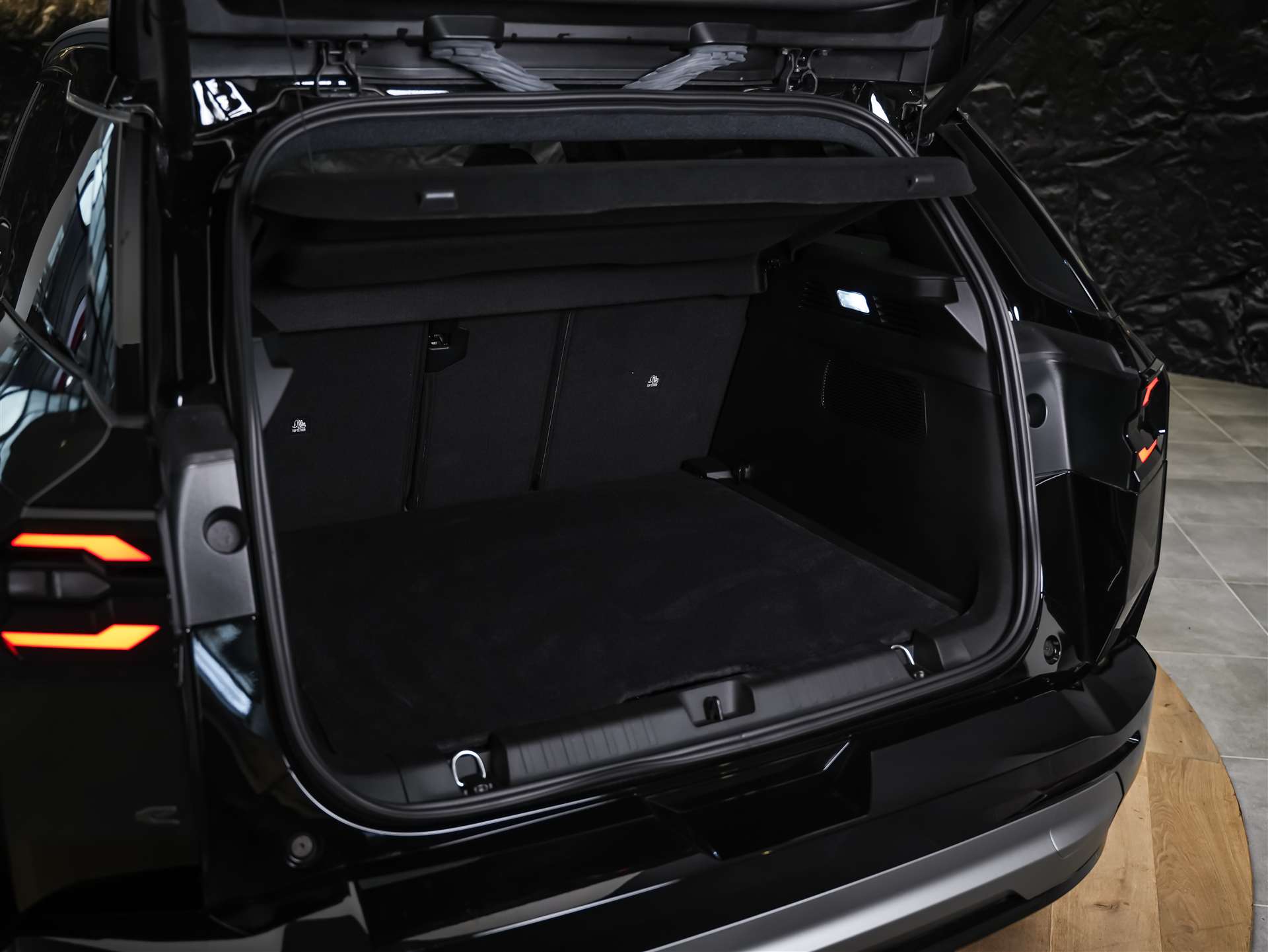 JEEP Compass 1.6 T PHEV Summit Premium Sky *SOFORT Verfügbar*Werksgarantie*Massage*Matrix-LED*Sitzbelüftung*-image-43