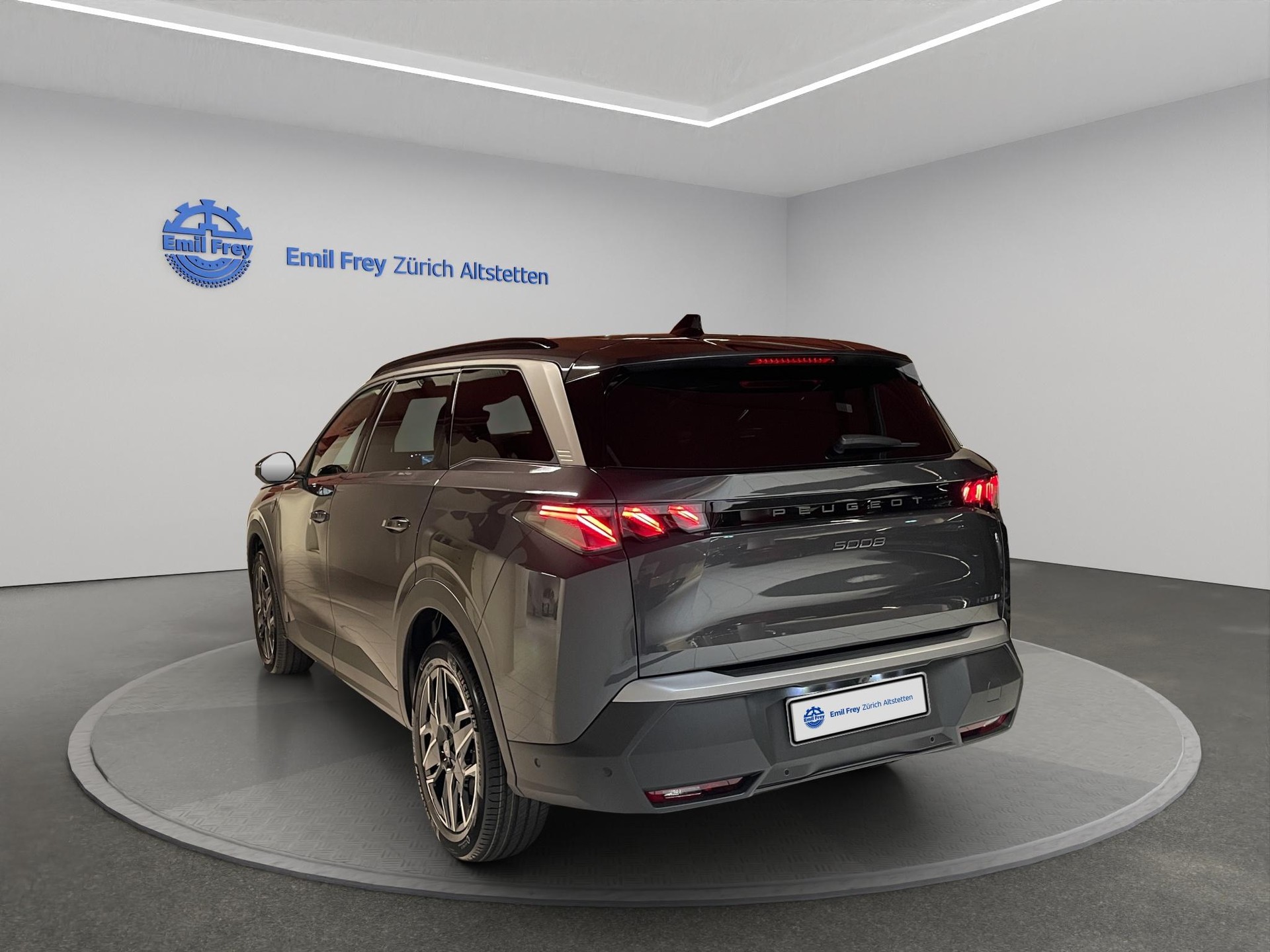 PEUGEOT 5008 1.2 Hybrid GT-showroom-element-1