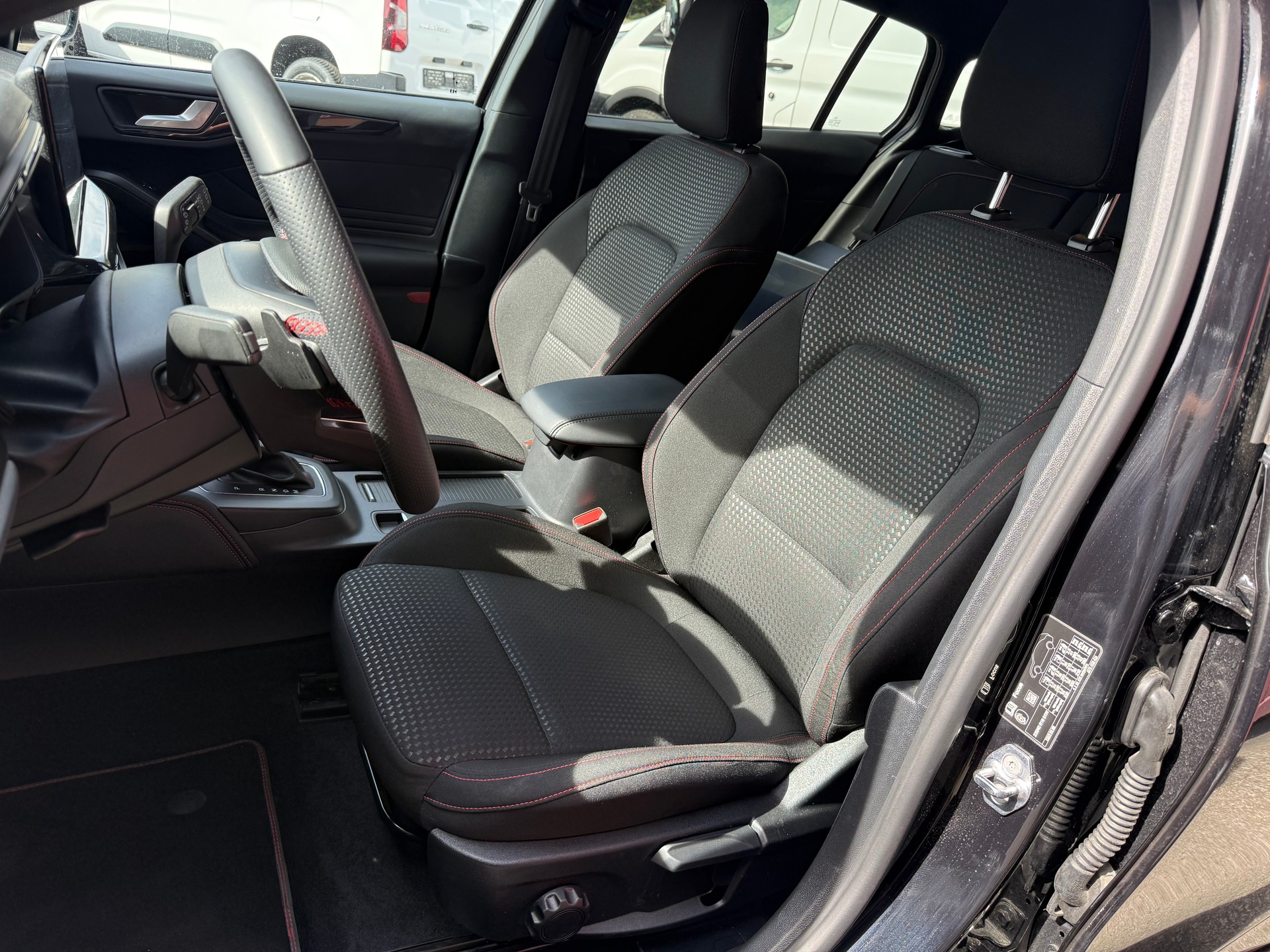 FORD Focus 1.0 MHEV ST-Line Automat-showroom-element-3