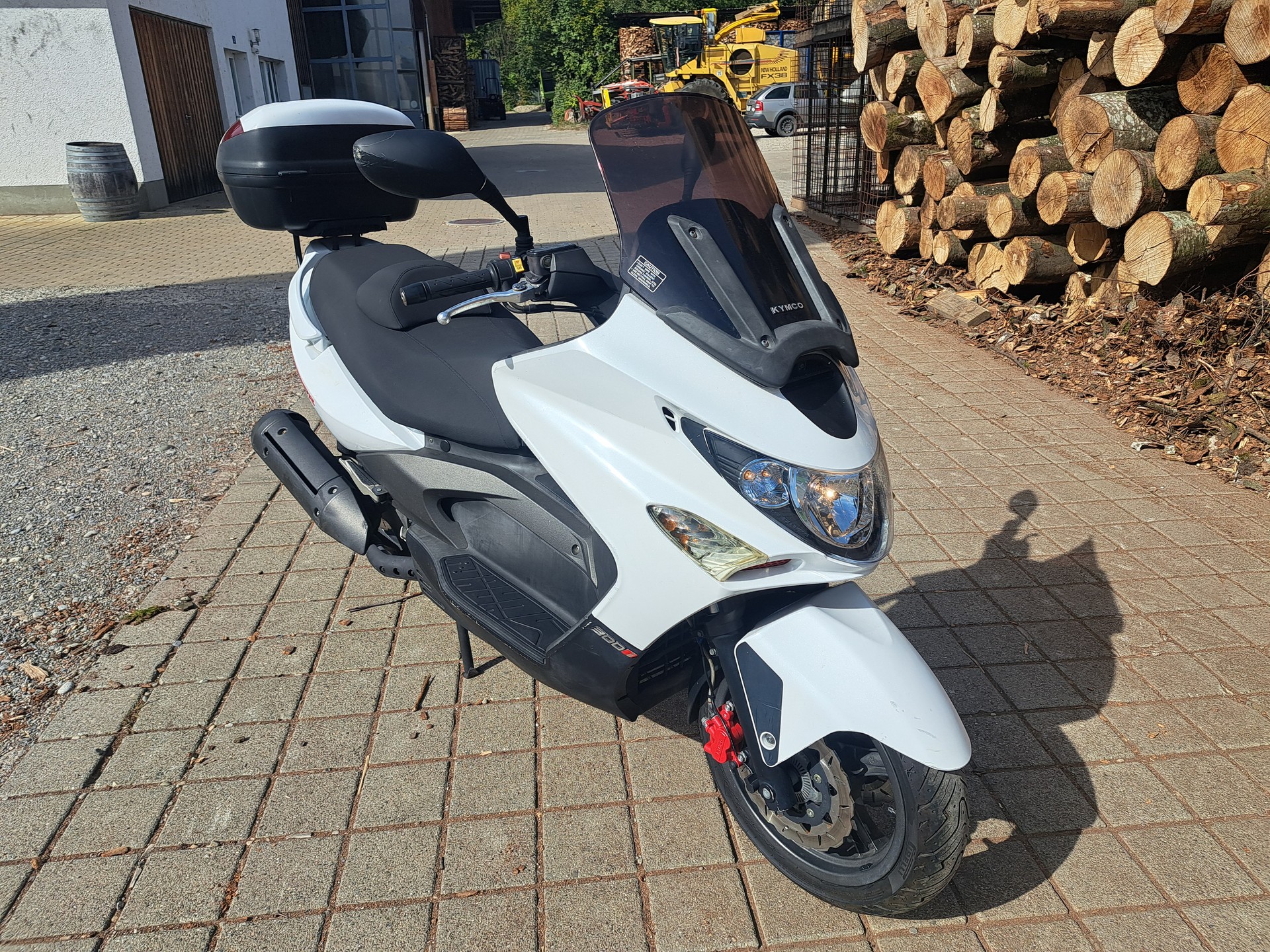 KYMCO Xciting 300 R i-image-1
