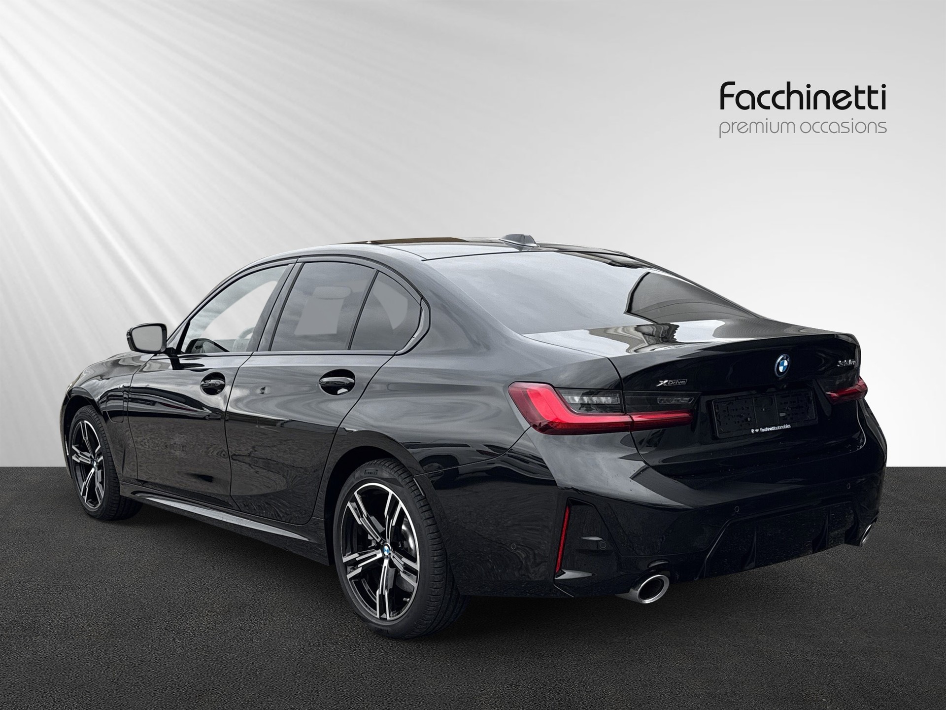 BMW 330e xDrive Steptronic M Sport-showroom-element-2