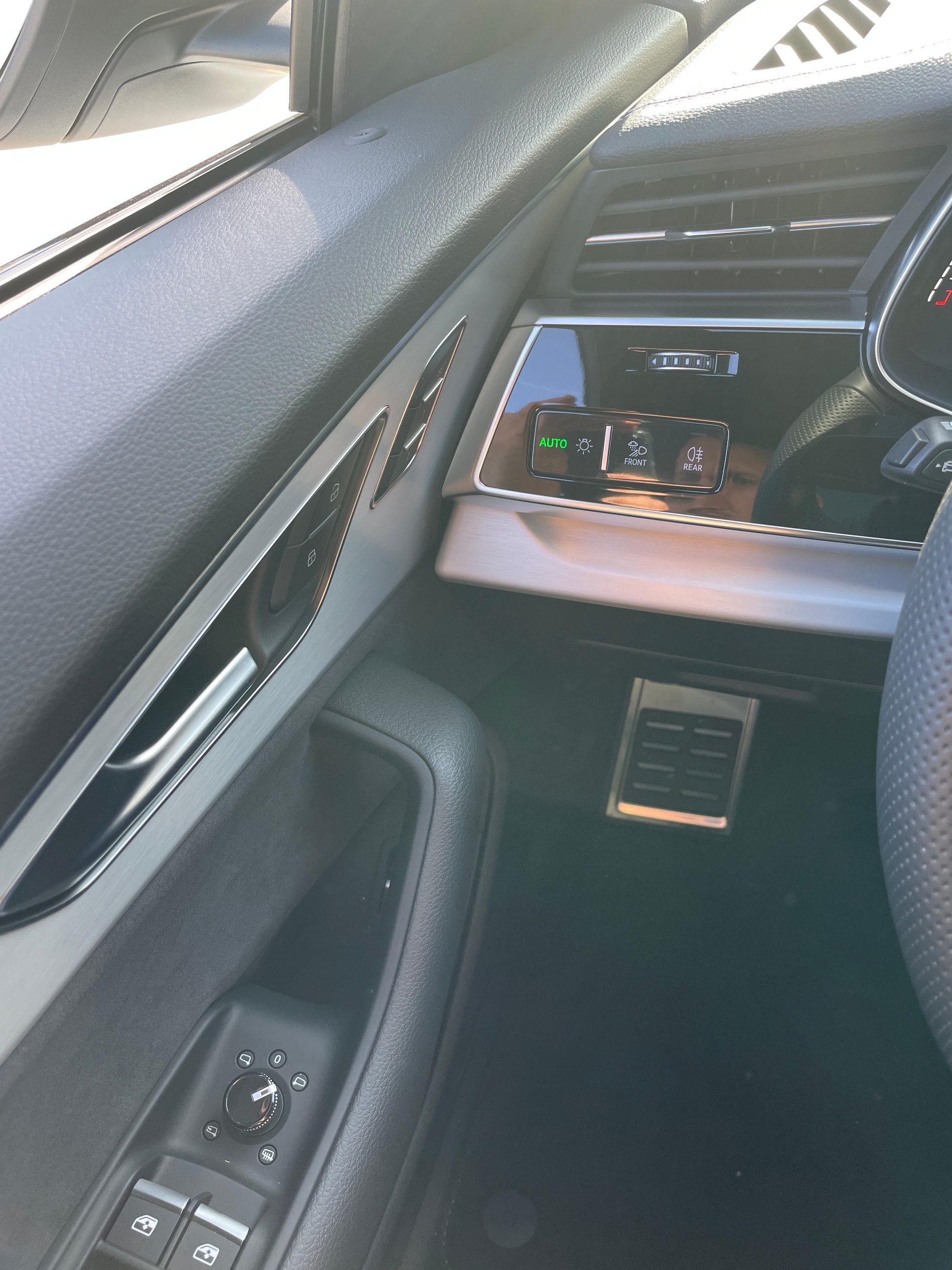 AUDI Q8 60 TFSI e quattro PHEV tiptronic-image-21