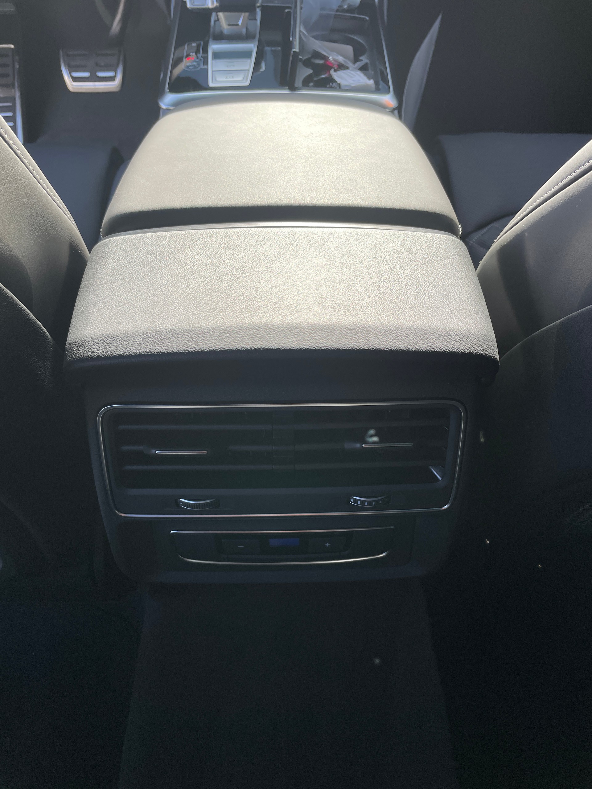 AUDI Q8 60 TFSI e quattro PHEV tiptronic-image-17