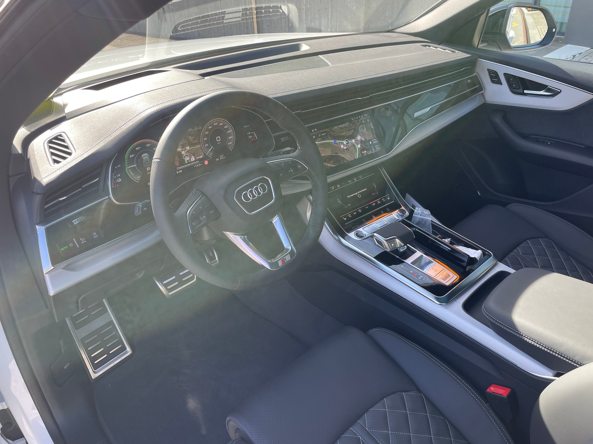 AUDI Q8 60 TFSI e quattro PHEV tiptronic-image-8