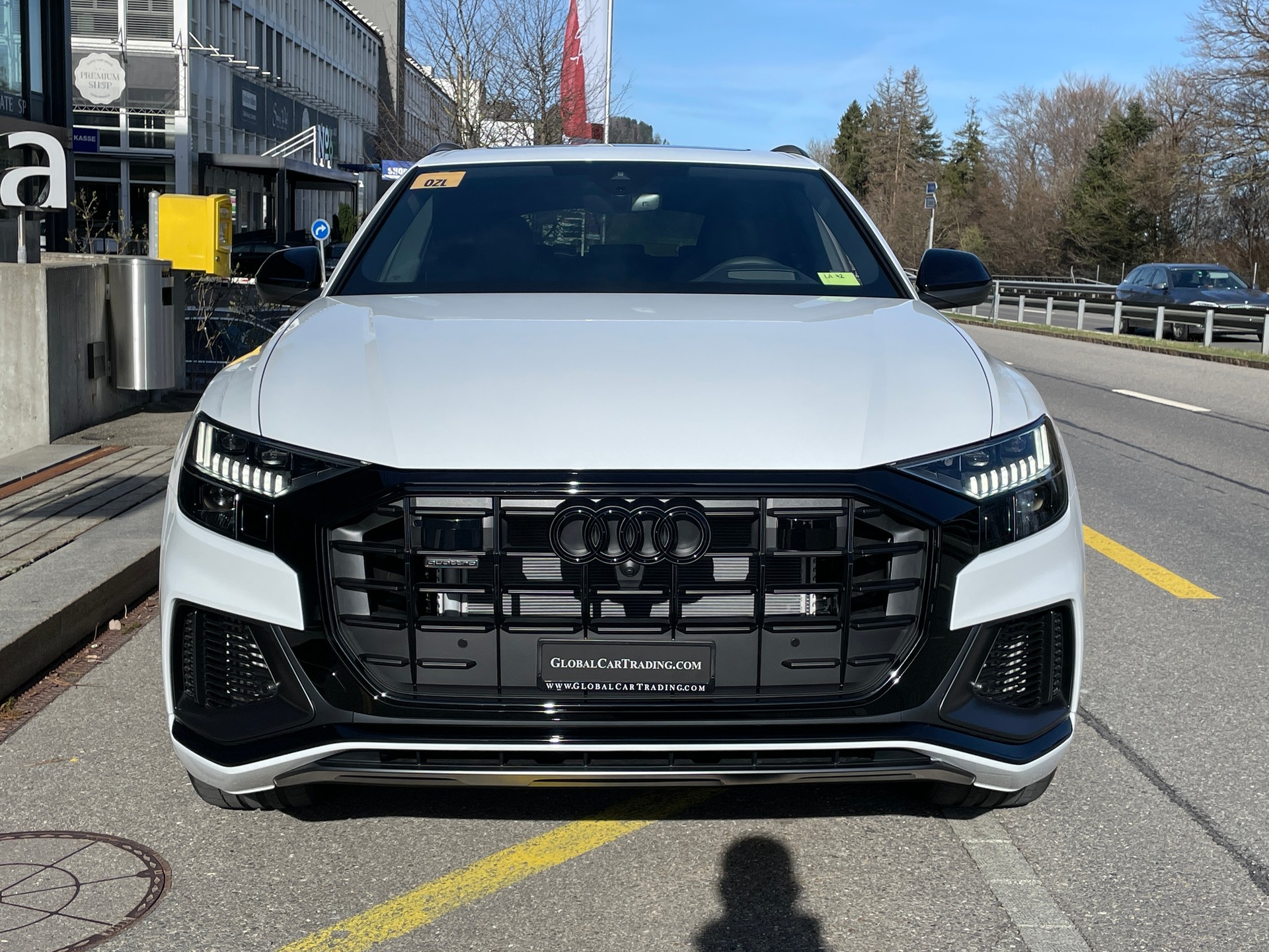 AUDI Q8 60 TFSI e quattro PHEV tiptronic-showroom-element-1