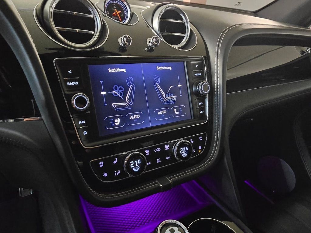 BENTLEY Bentayga W12-image-24
