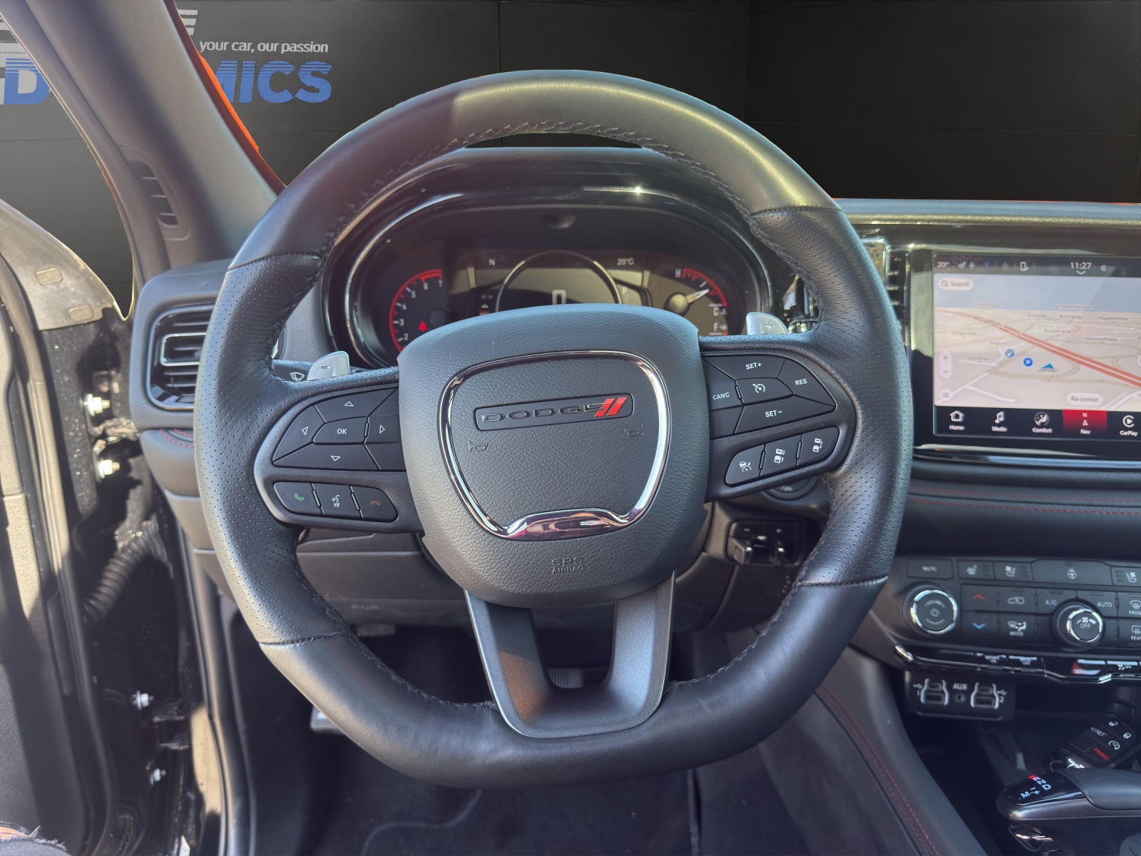 DODGE Durango R/T-image-10