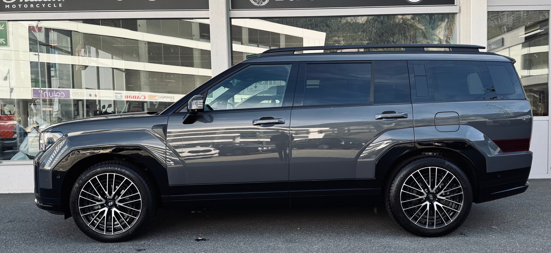 HYUNDAI Santa Fe 1.6 T-GDi HEV Calligraphy 4WD Automatic-showroom-element-2