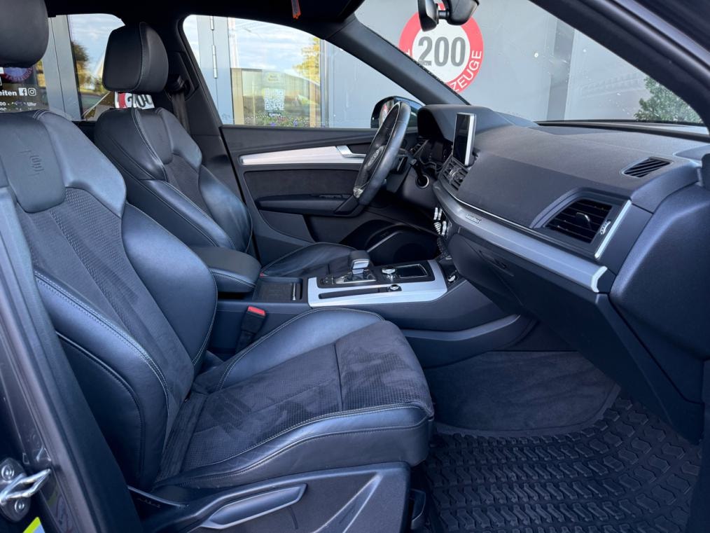 AUDI Q5 40 TDi quattro S line-image-8