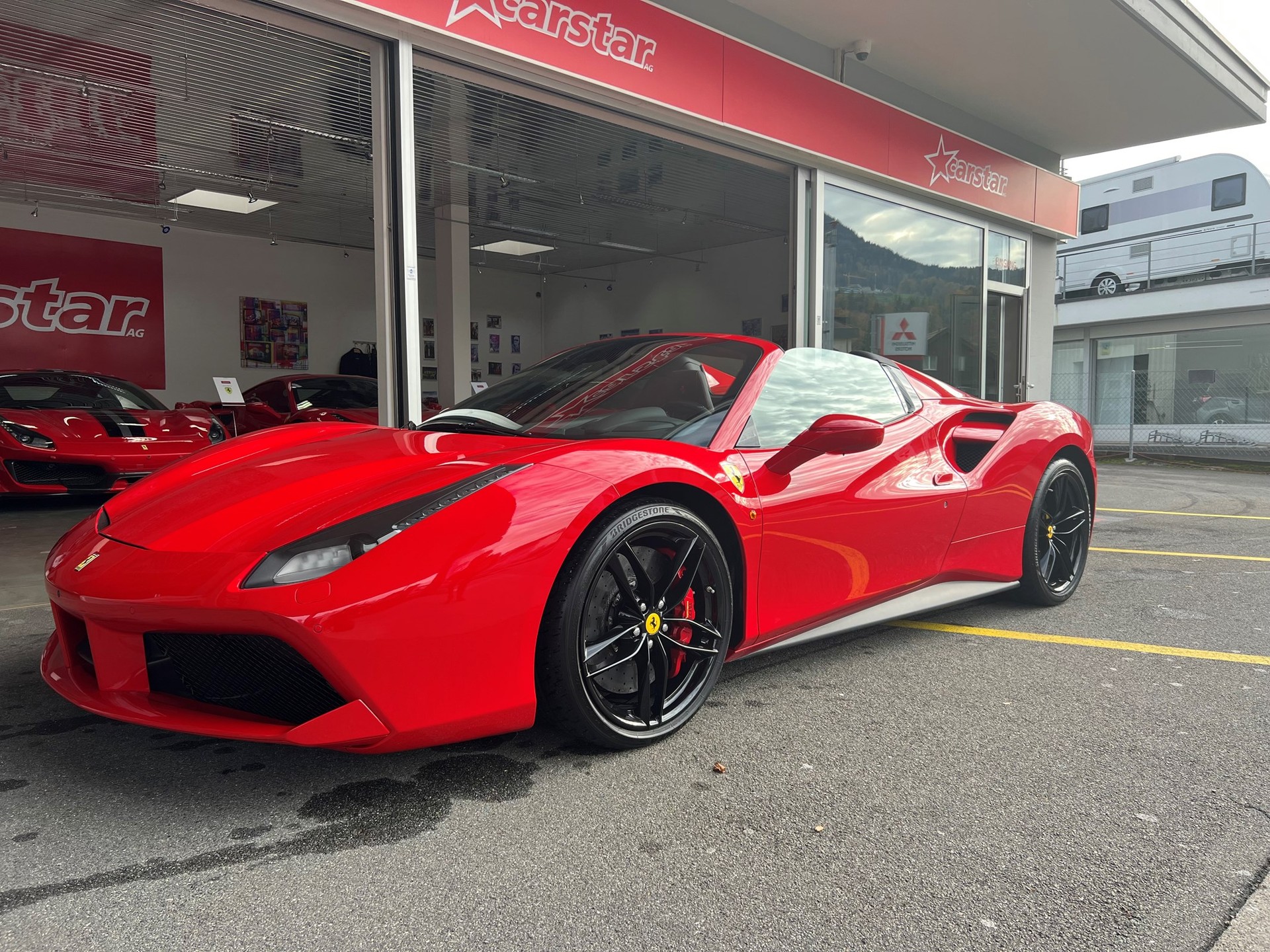 FERRARI 488 Spider 3.9 V8-showroom-element-1
