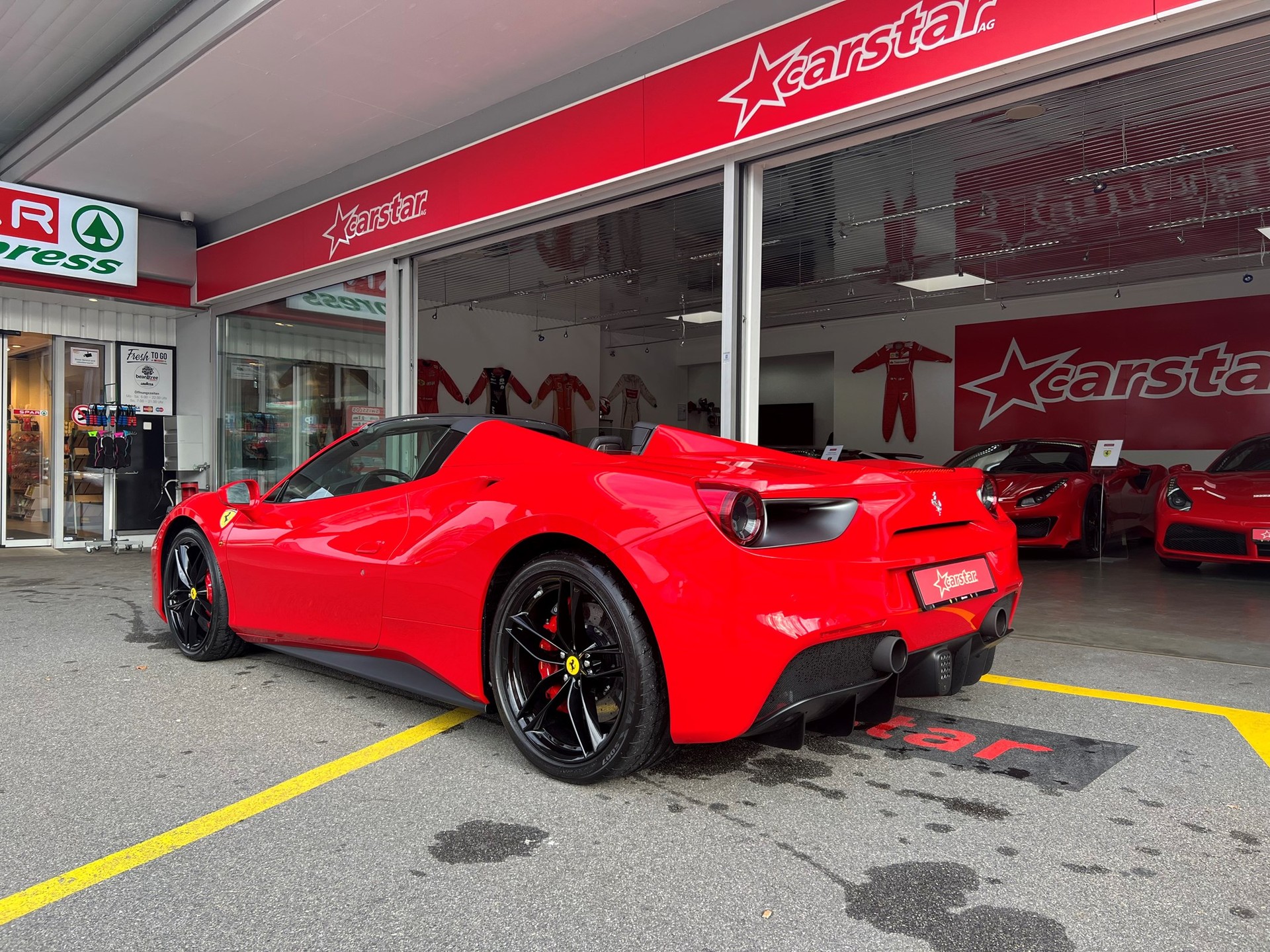 FERRARI 488 Spider 3.9 V8-showroom-element-2