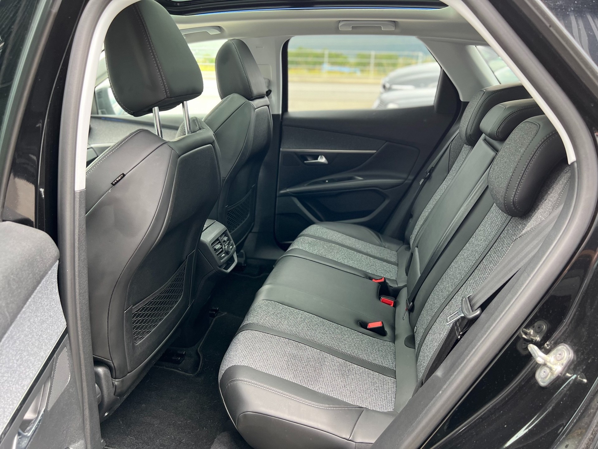 PEUGEOT 3008 1.6 THP Allure EAT-image-16
