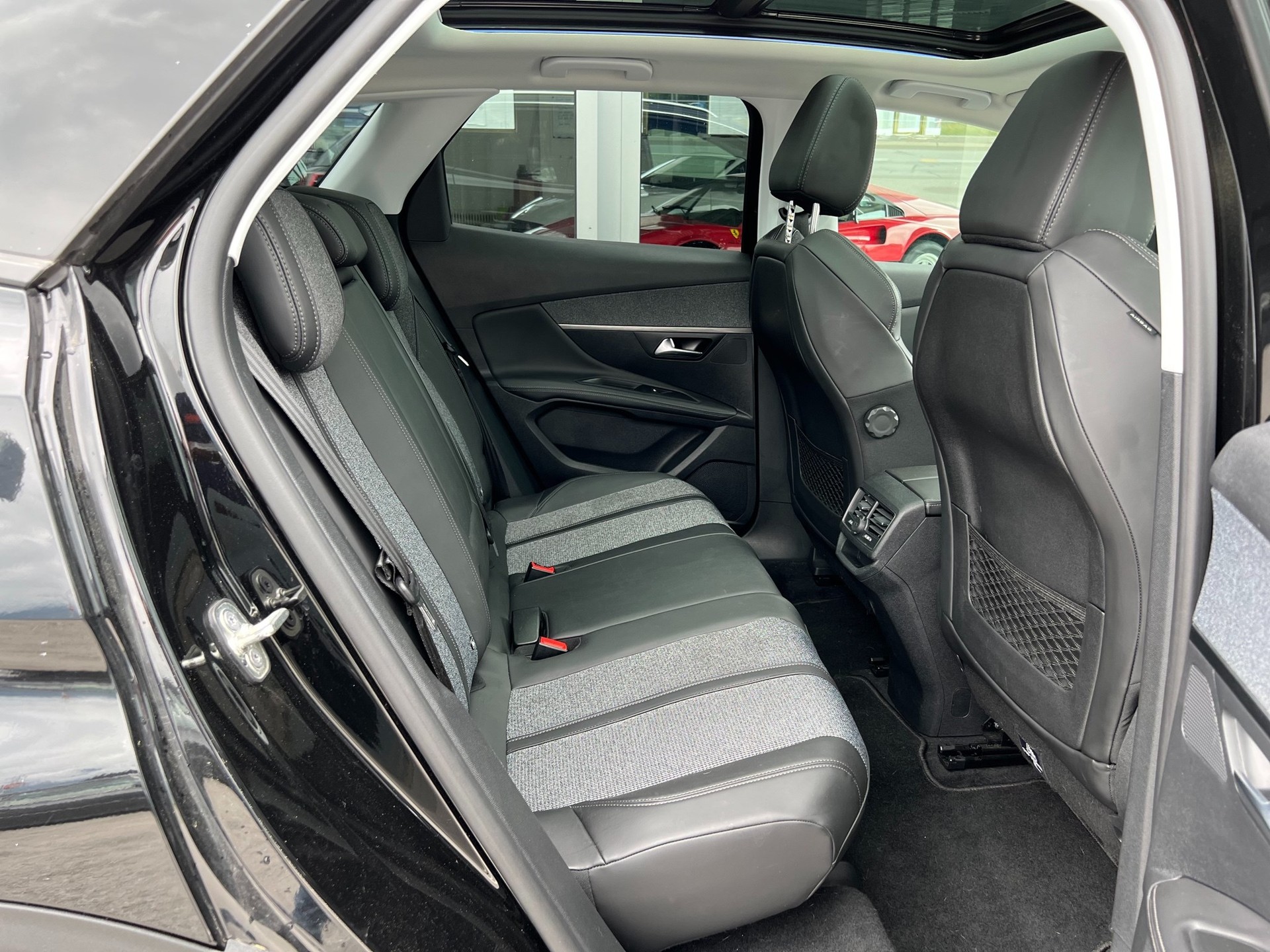 PEUGEOT 3008 1.6 THP Allure EAT-image-19