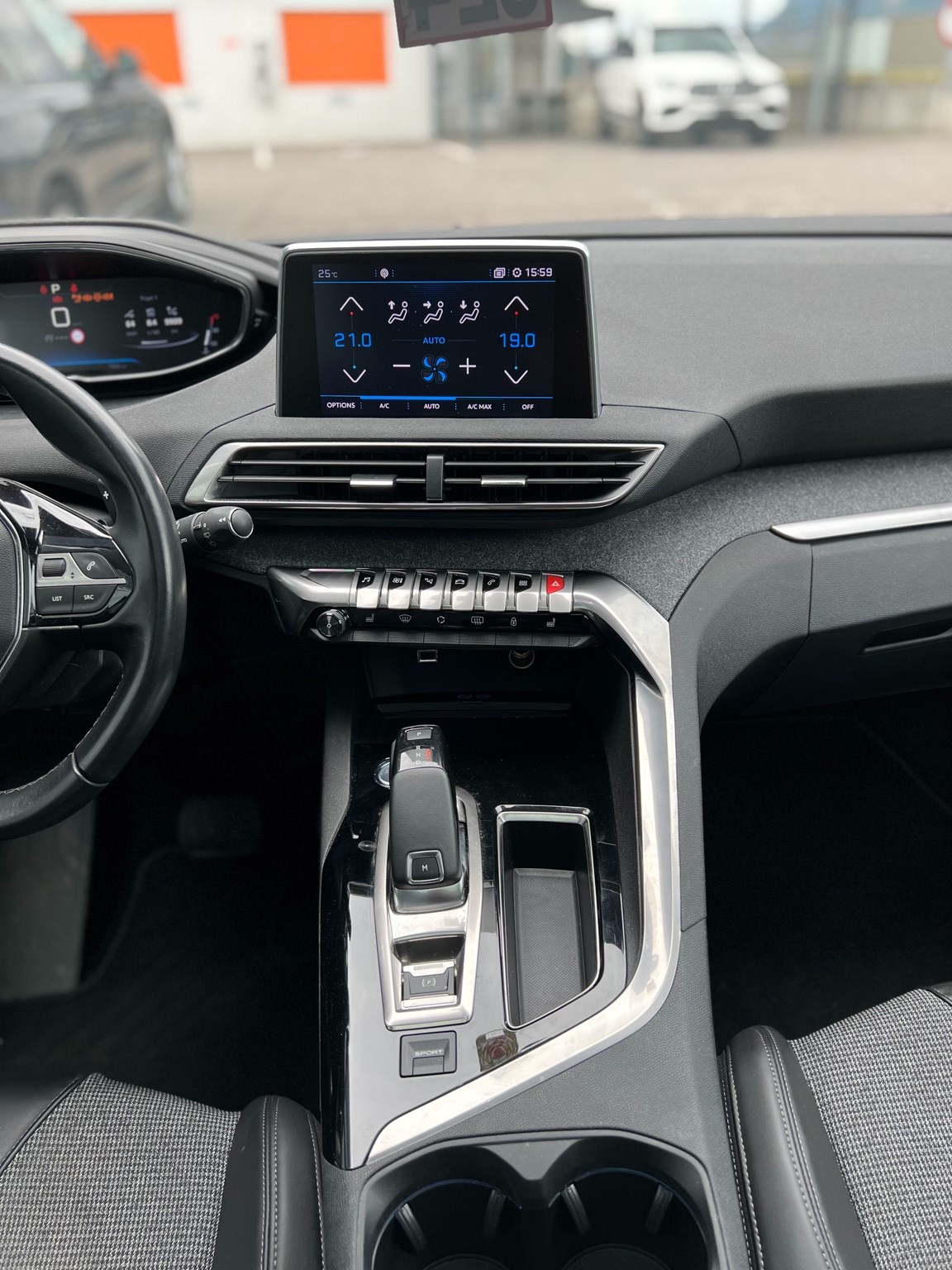 PEUGEOT 3008 1.6 THP Allure EAT-image-8