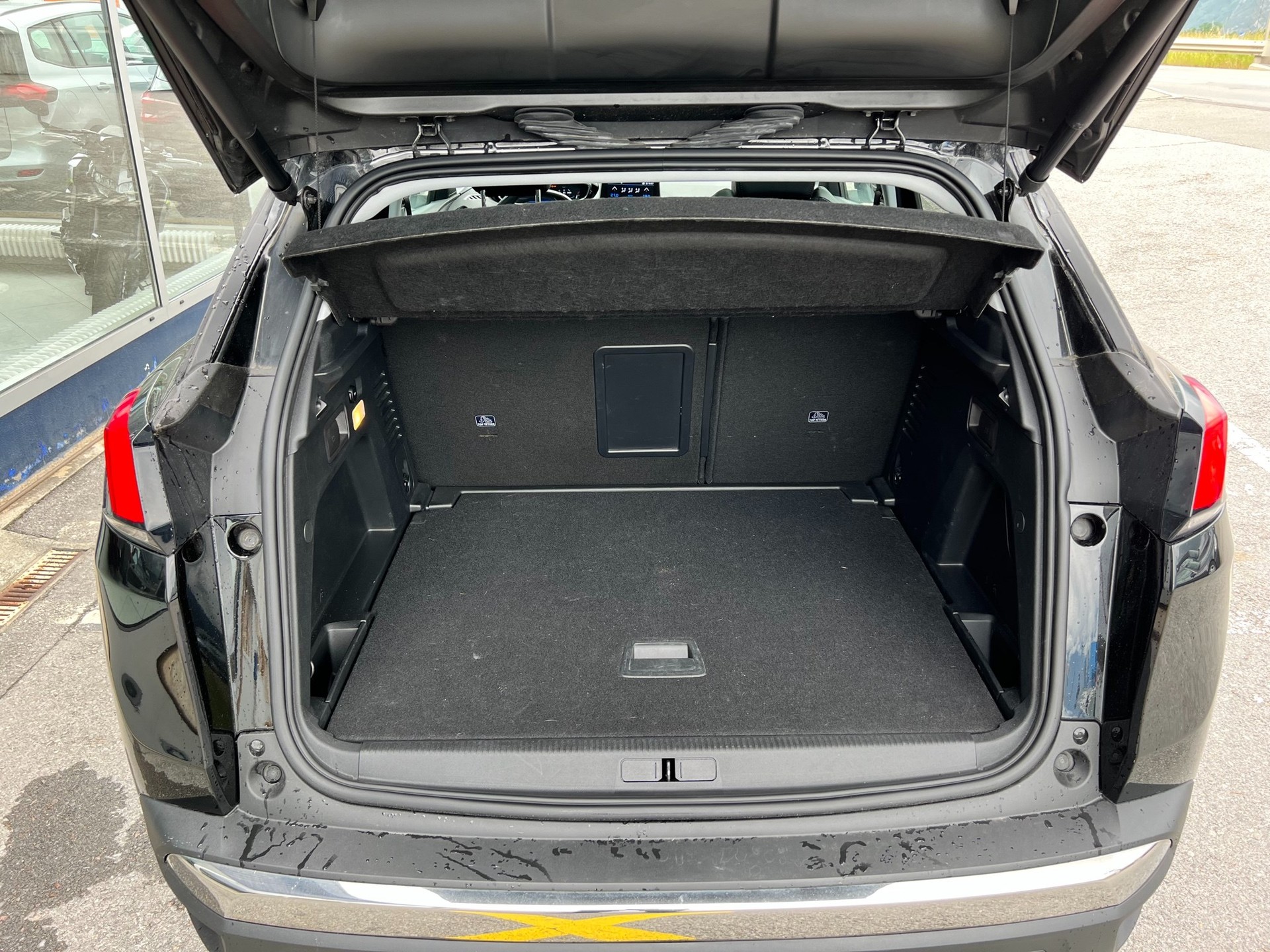 PEUGEOT 3008 1.6 THP Allure EAT-image-9