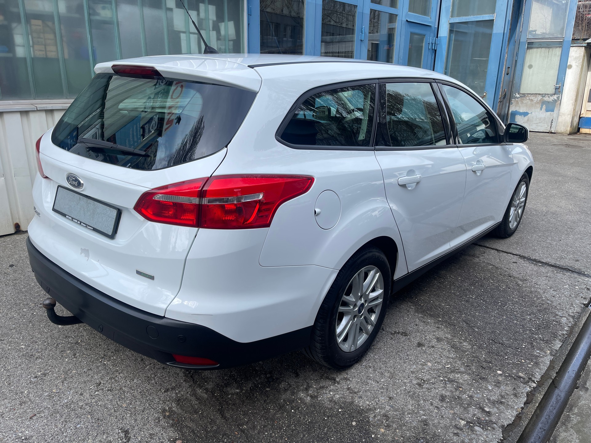 FORD Focus 1.0 SCTi Titanium Automatic-image-2