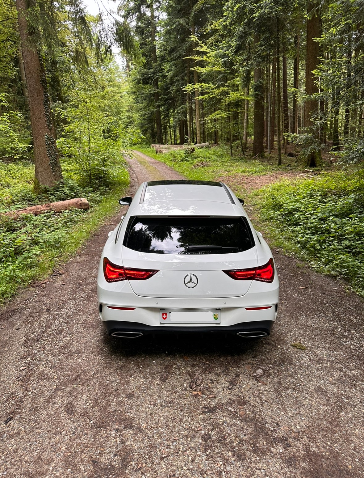 MERCEDES-BENZ CLA Shooting Brake 220 d 4Matic AMG Line-image-4