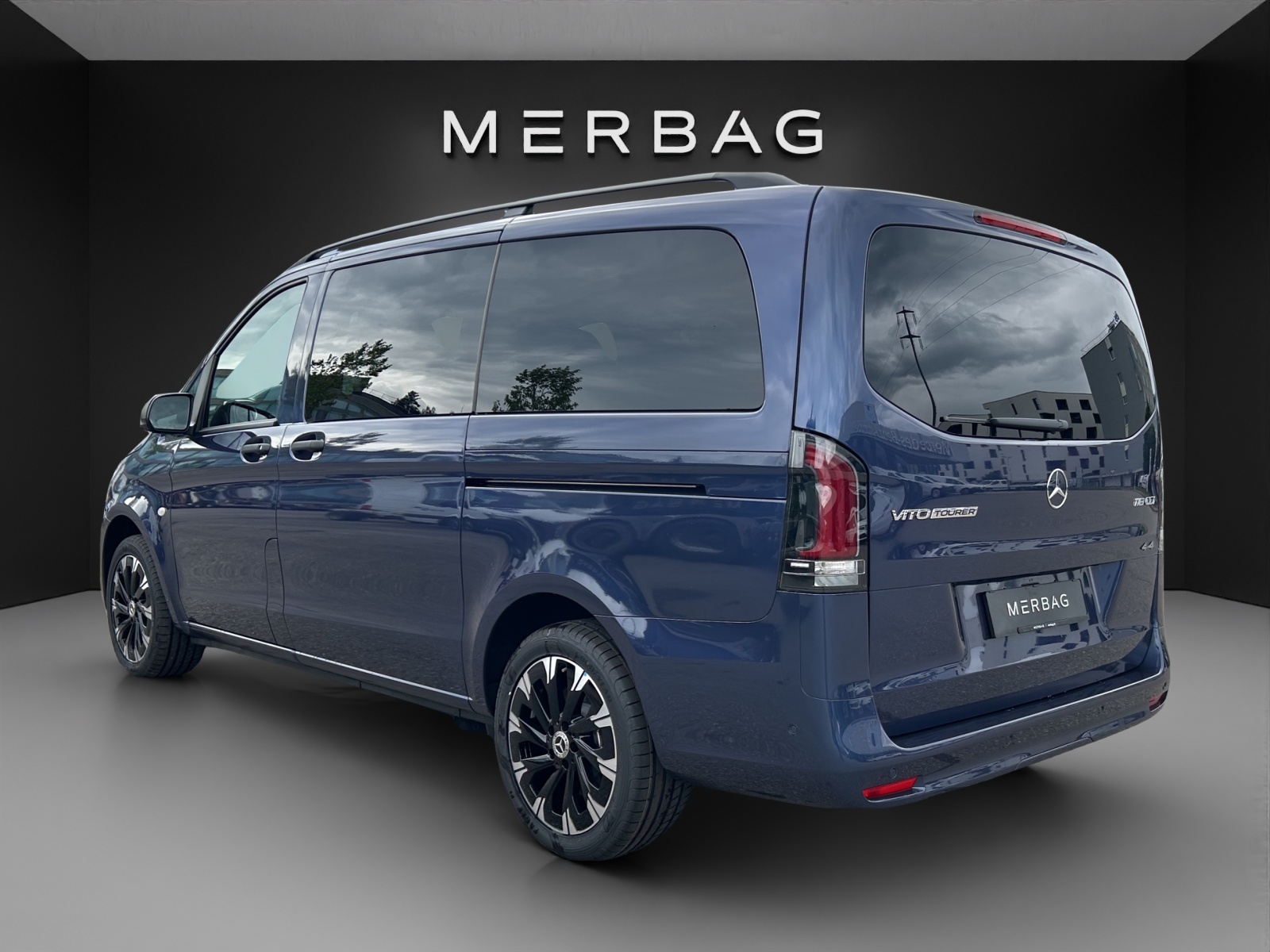 MERCEDES-BENZ Vito 116 CDI Lang Tourer 9G-Tronic 4M Select-image-3