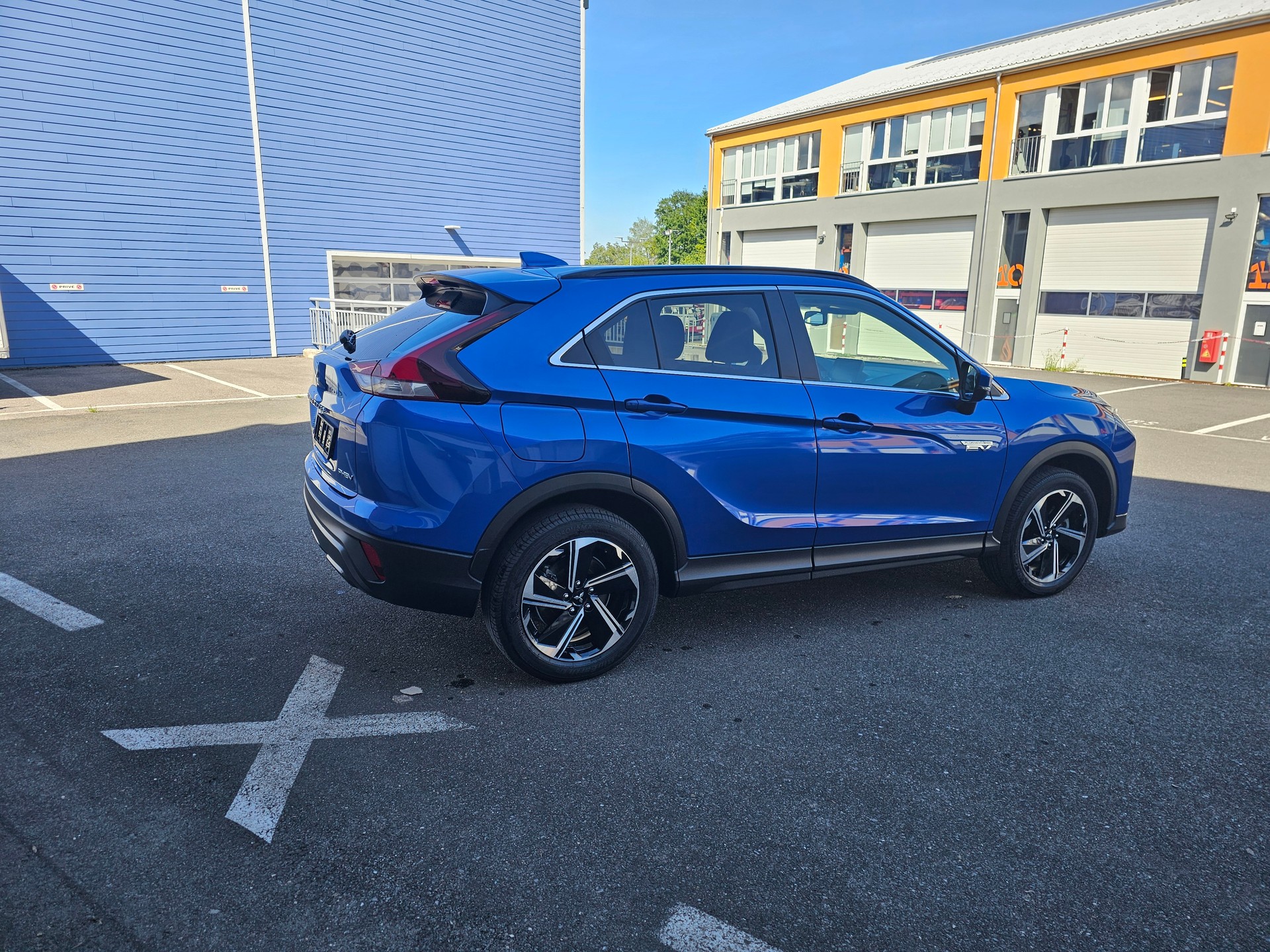 MITSUBISHI Eclipse Cross 2.4 PHEV Inform 4WD-image-3