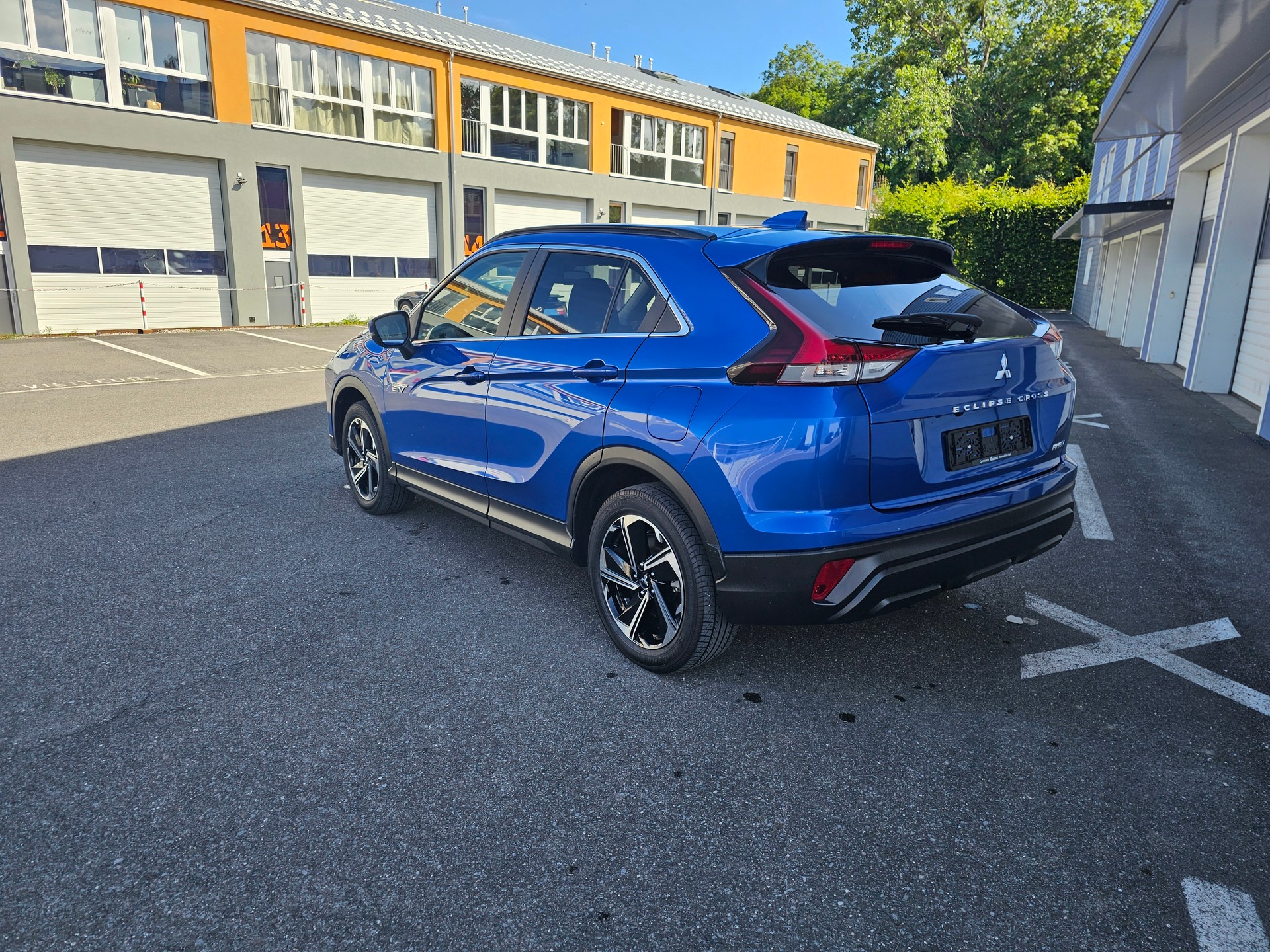 MITSUBISHI Eclipse Cross 2.4 PHEV Inform 4WD-image-4
