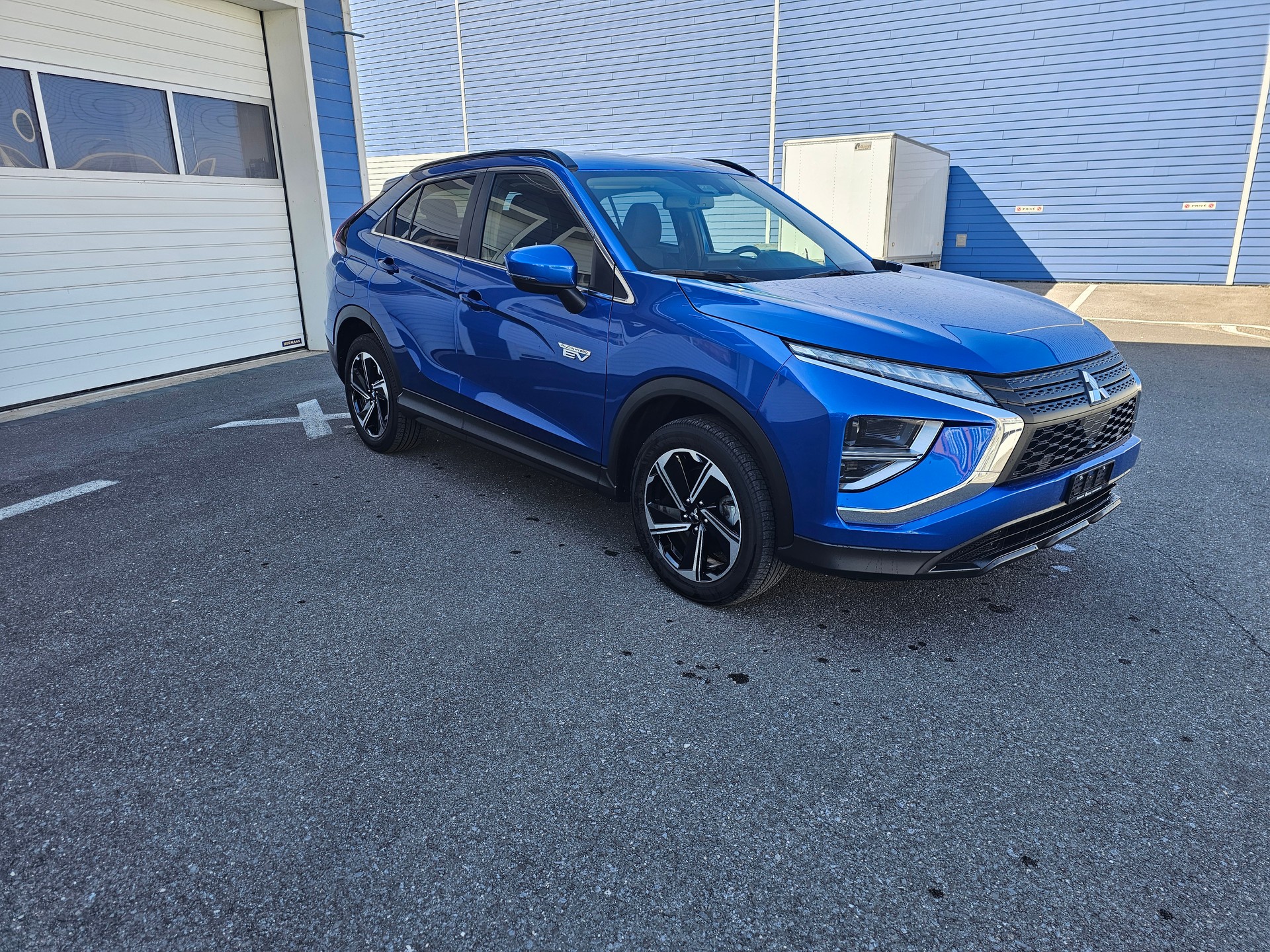 MITSUBISHI Eclipse Cross 2.4 PHEV Inform 4WD-image-1