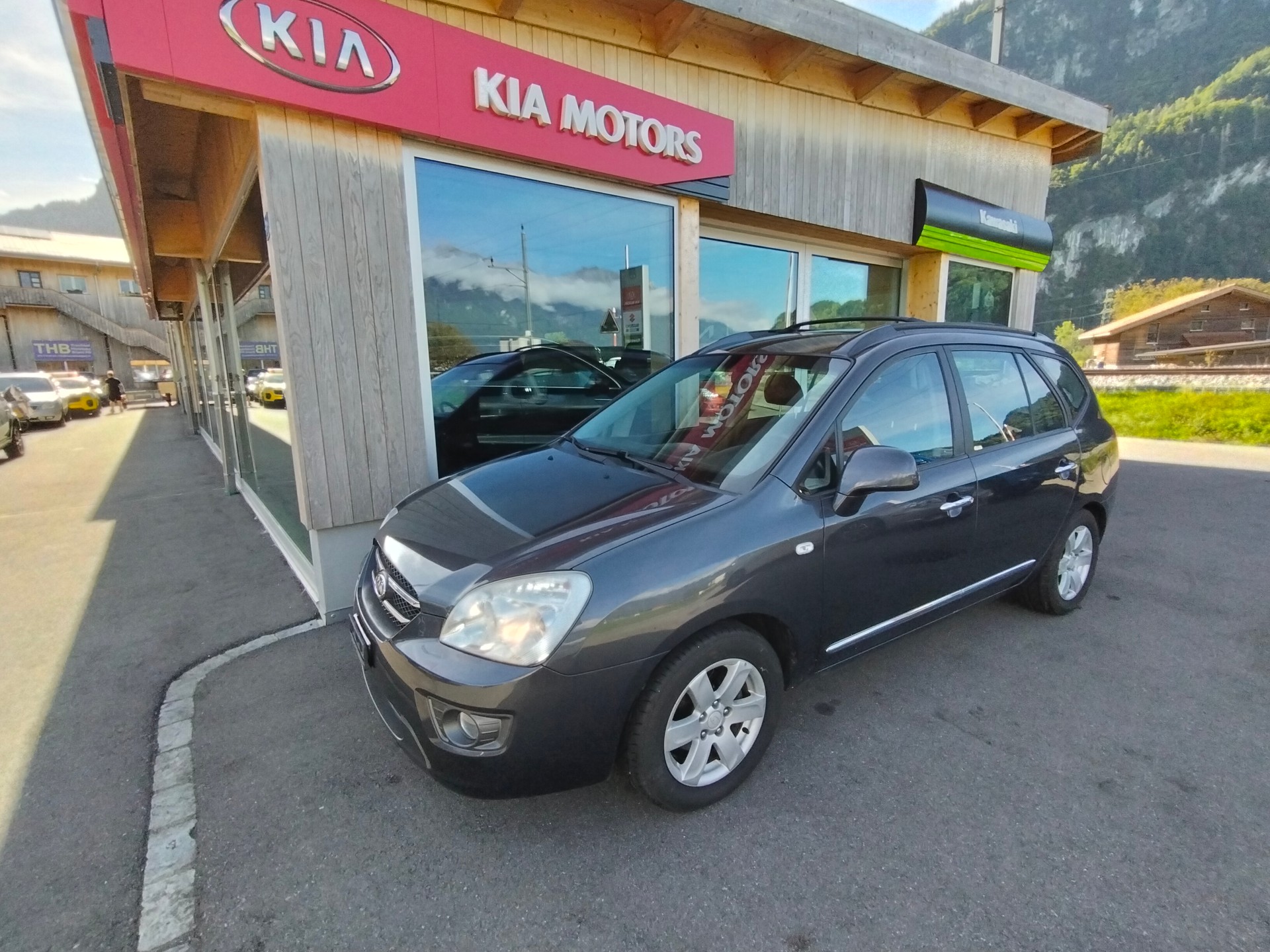 KIA Carens 2.0 CVVT Classic-image-2