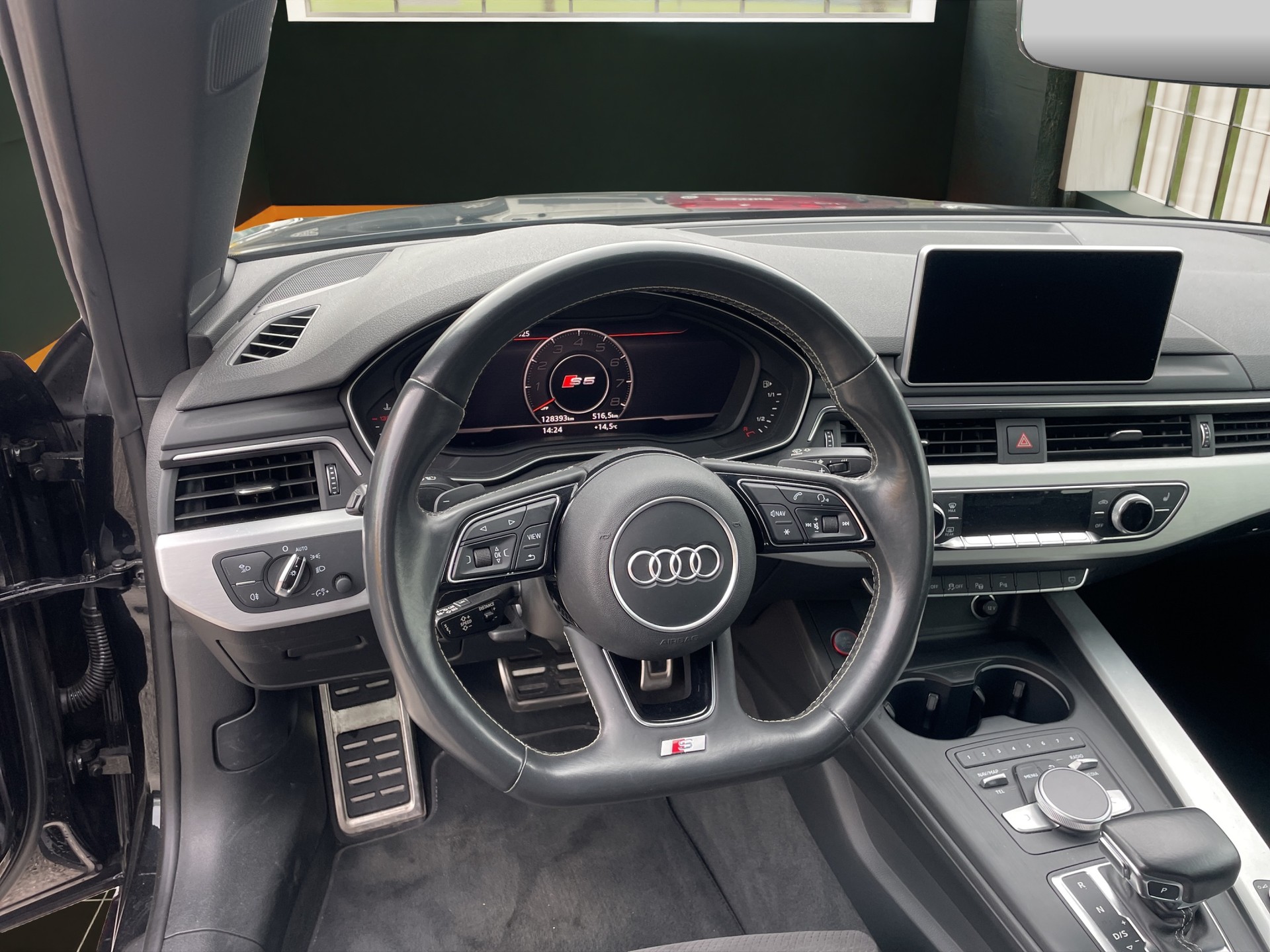 AUDI S5 Cabriolet 3.0 TFSI quattro tiptronic-image-13