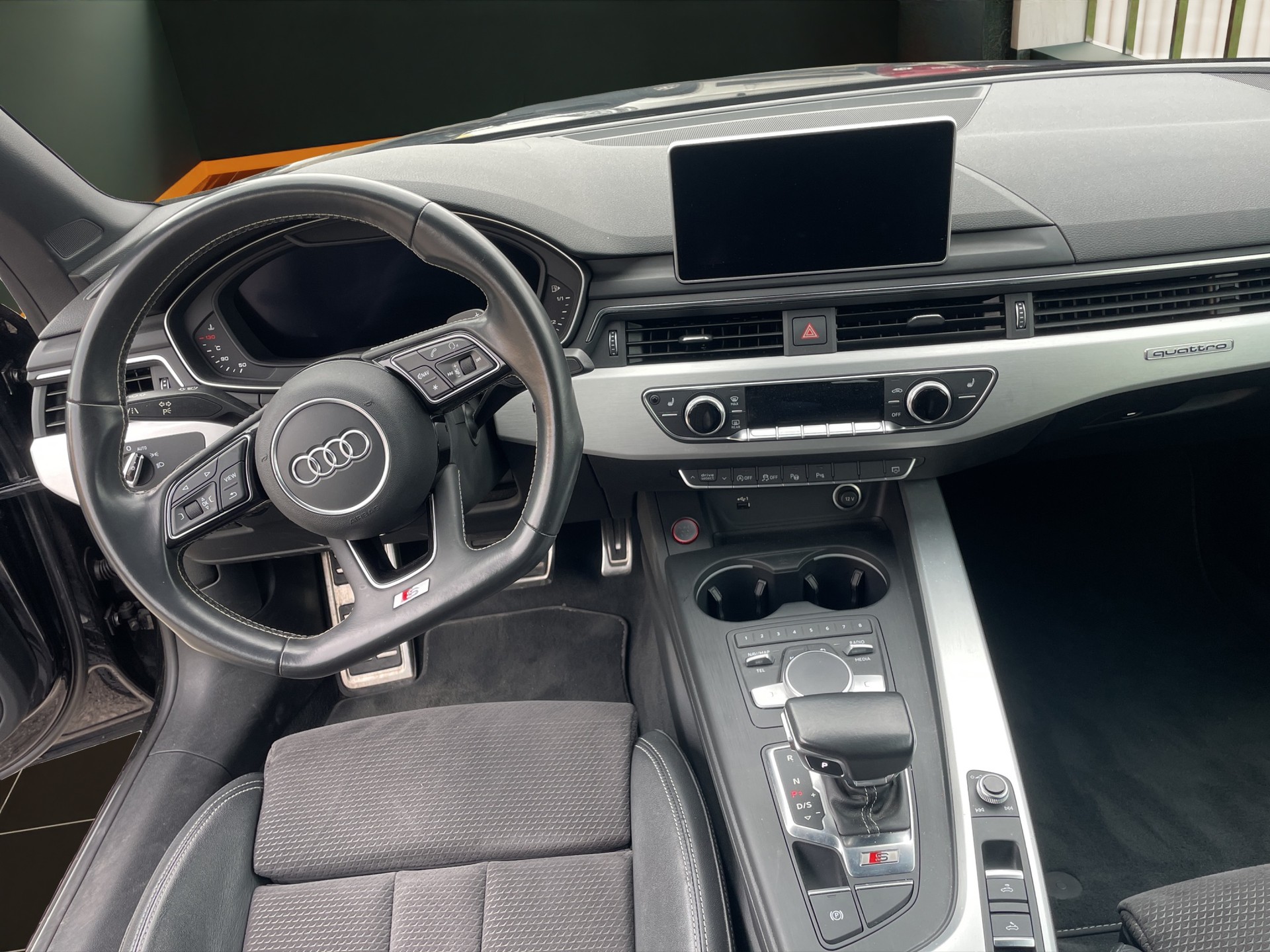 AUDI S5 Cabriolet 3.0 TFSI quattro tiptronic-image-12