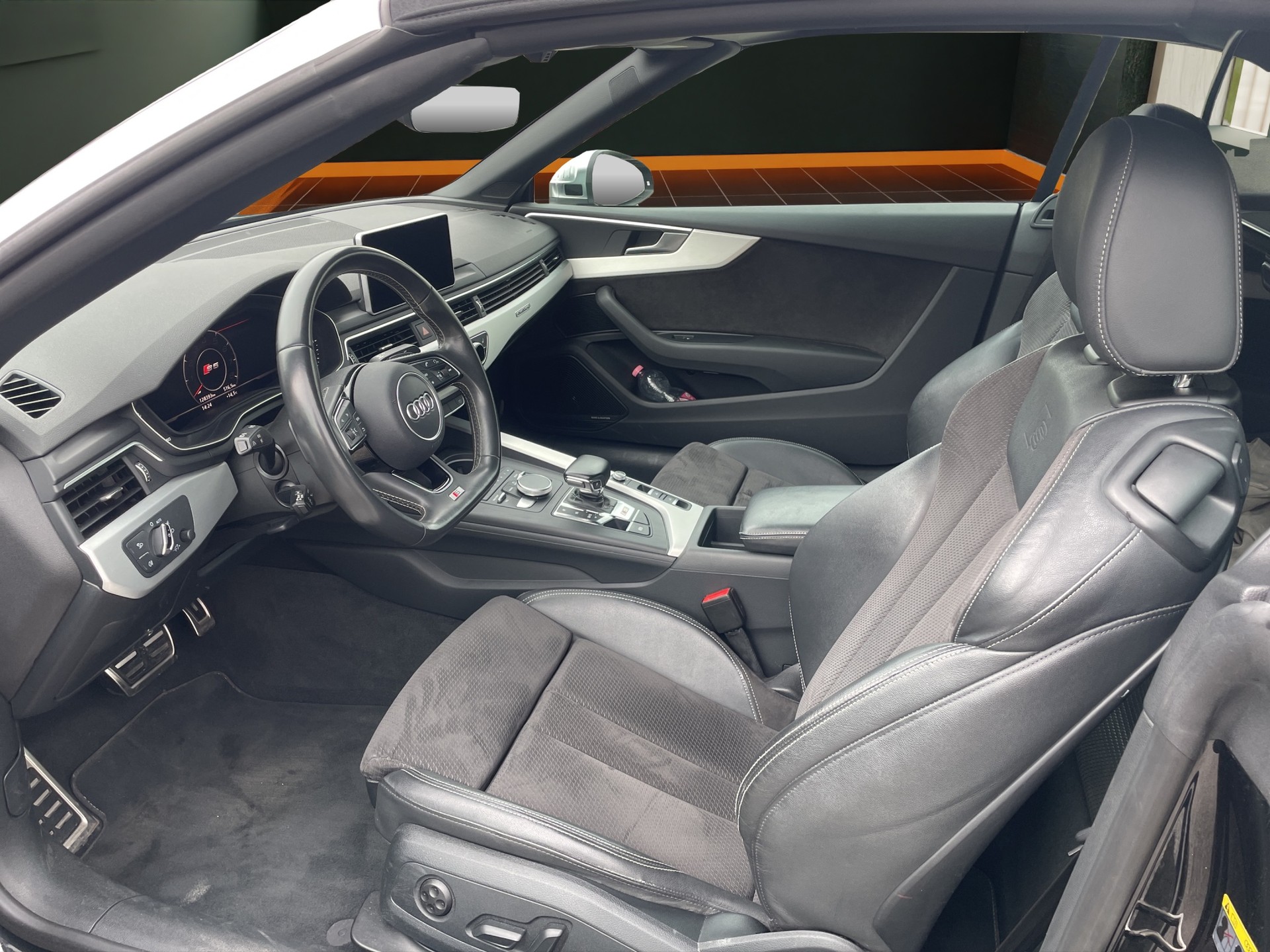 AUDI S5 Cabriolet 3.0 TFSI quattro tiptronic-image-11