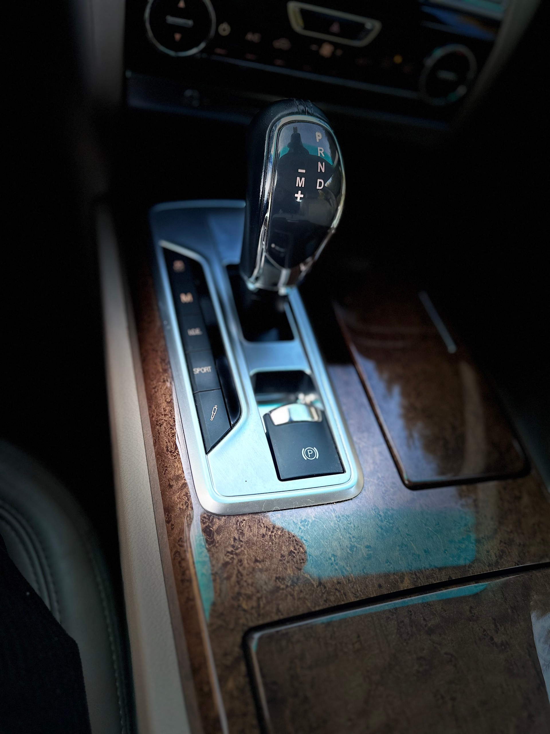 MASERATI Quattroporte 3.8 V8 DI Biturbo GTS Automatica-image-17