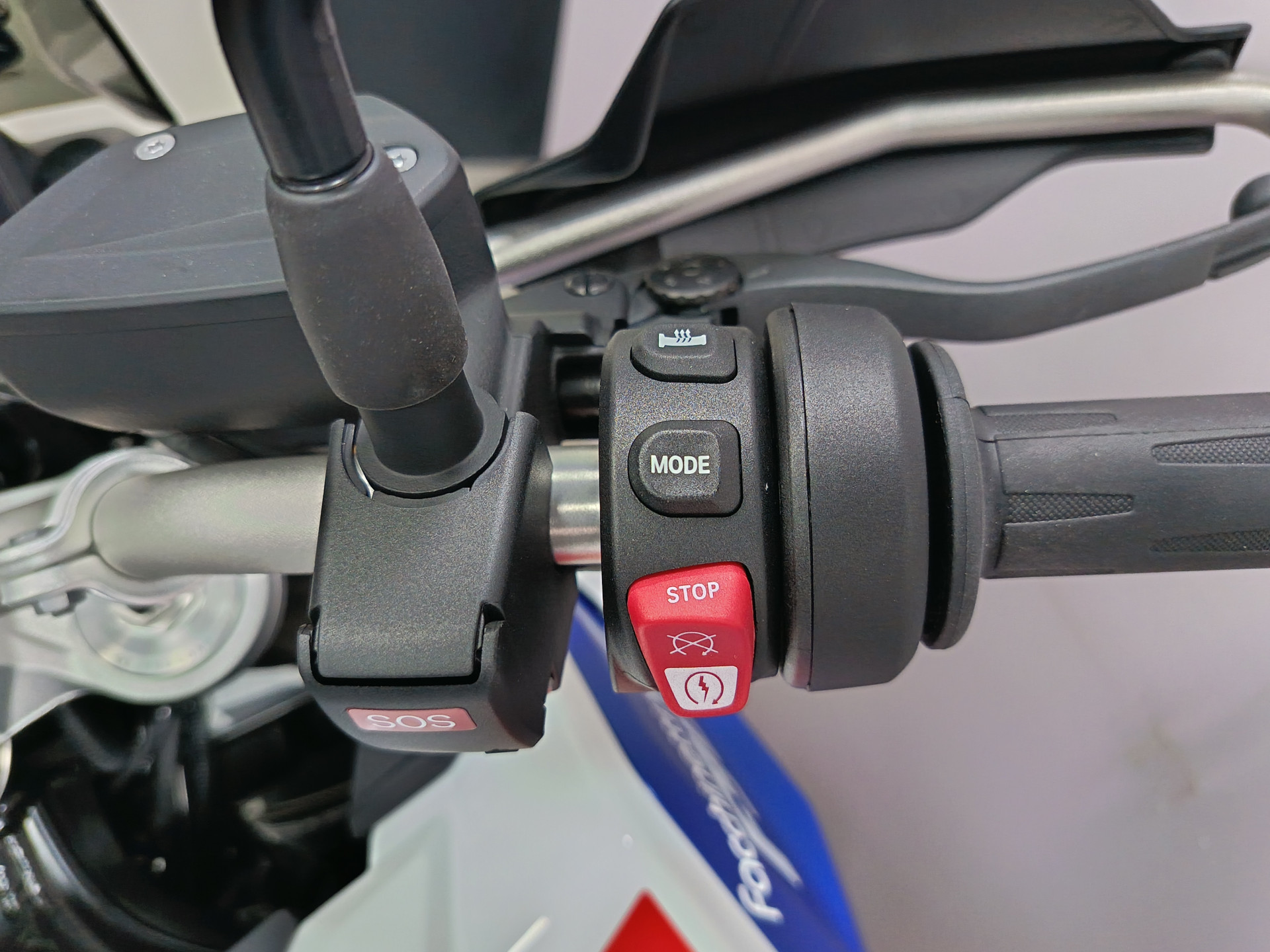 BMW F 900 GS Trophy *** Leasing 3.9% ***-image-7
