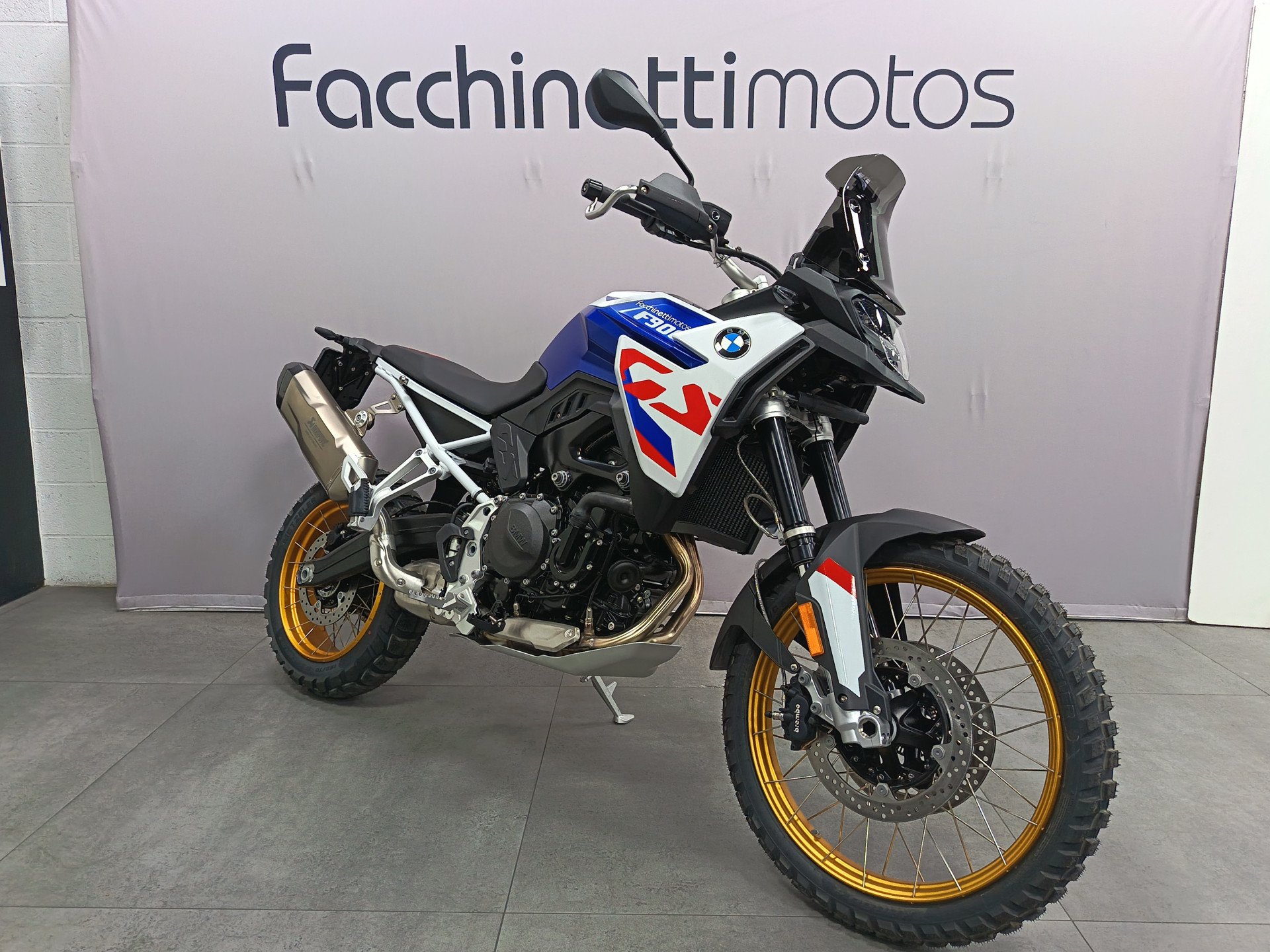 BMW F 900 GS Trophy *** Leasing 3.9% ***-image-1
