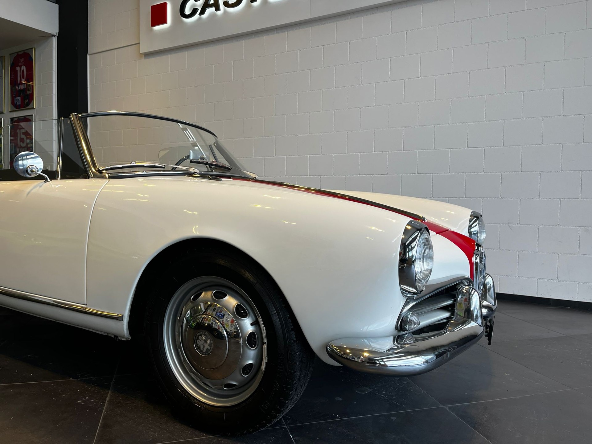 ALFA ROMEO GIULIETTA-showroom-element-1