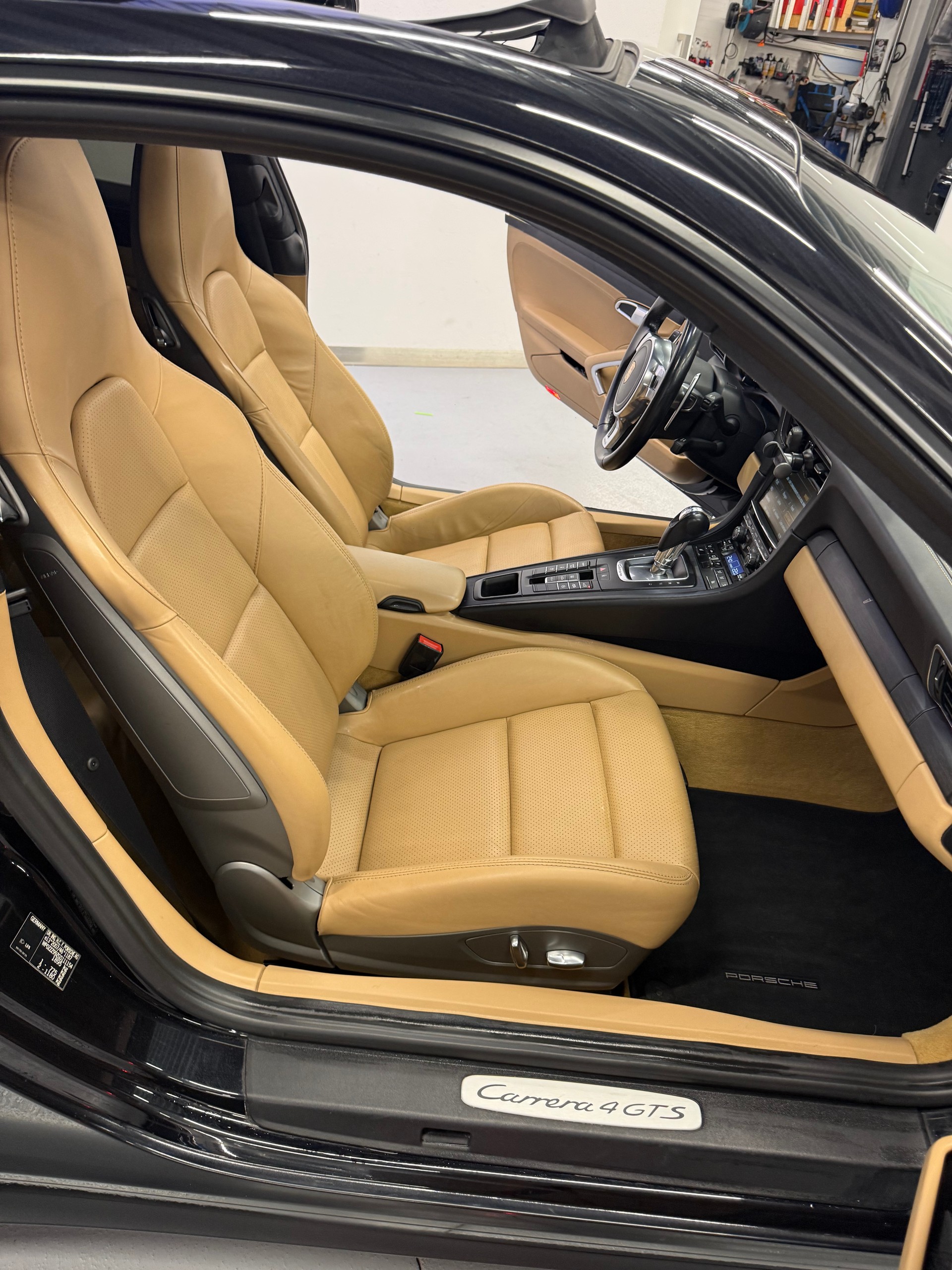 PORSCHE 911 Carrera 4 GTS PDK CH AUTO-image-17