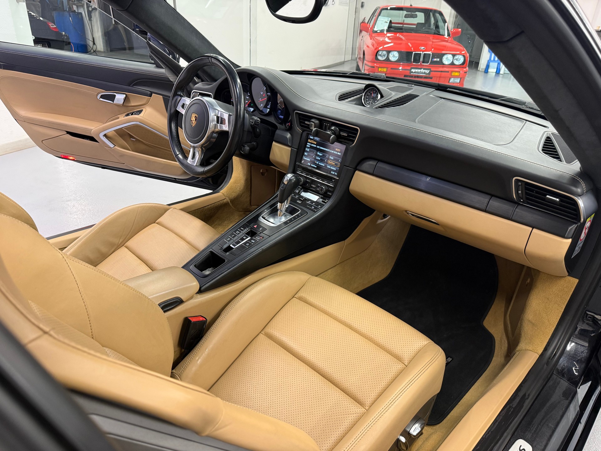 PORSCHE 911 Carrera 4 GTS PDK CH AUTO-image-15