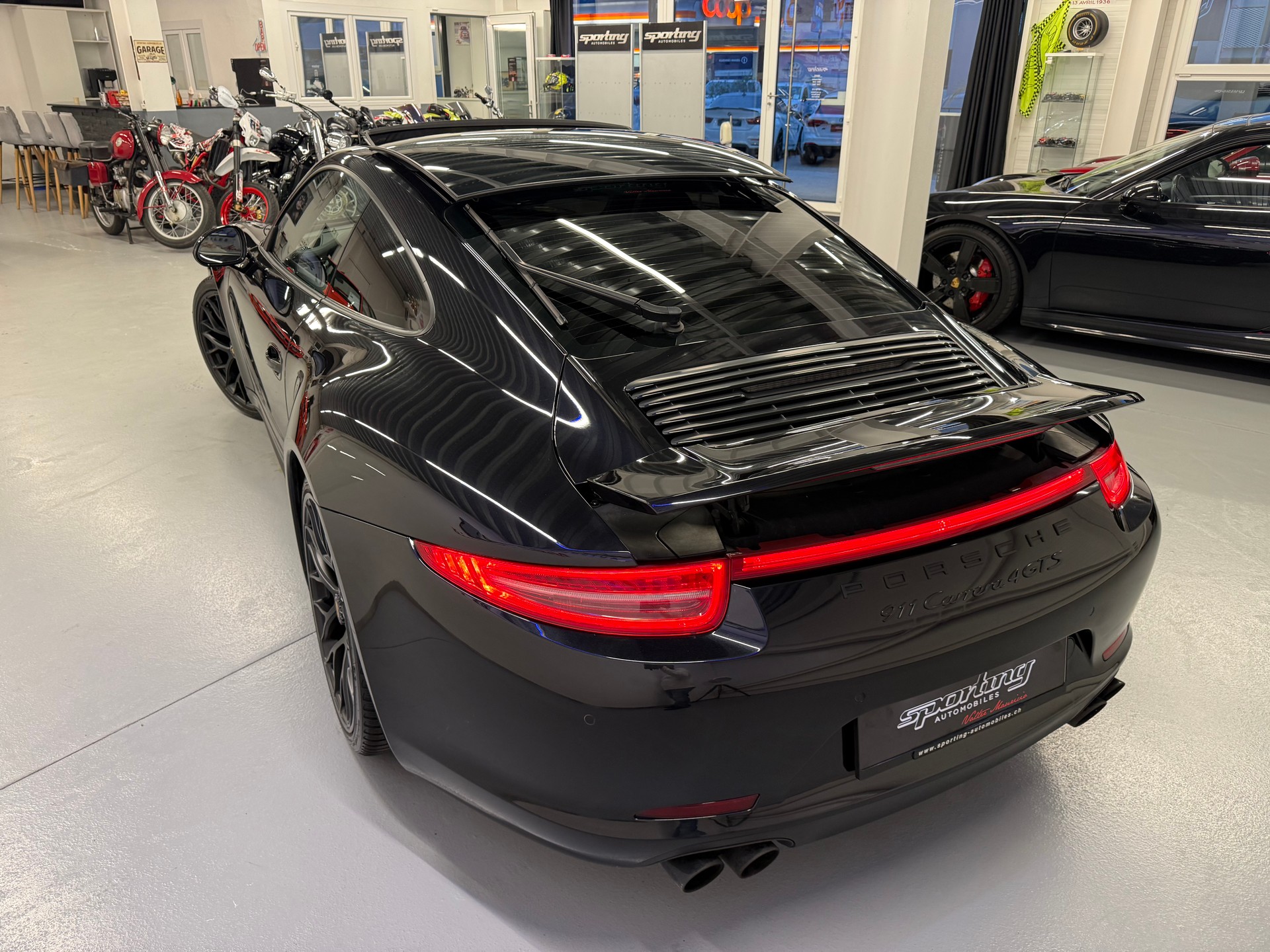 PORSCHE 911 Carrera 4 GTS PDK CH AUTO-image-10