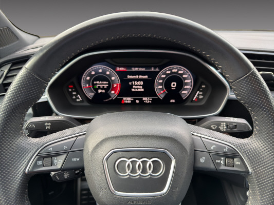 AUDI Q3 40 TFSI S line quattro-image-6