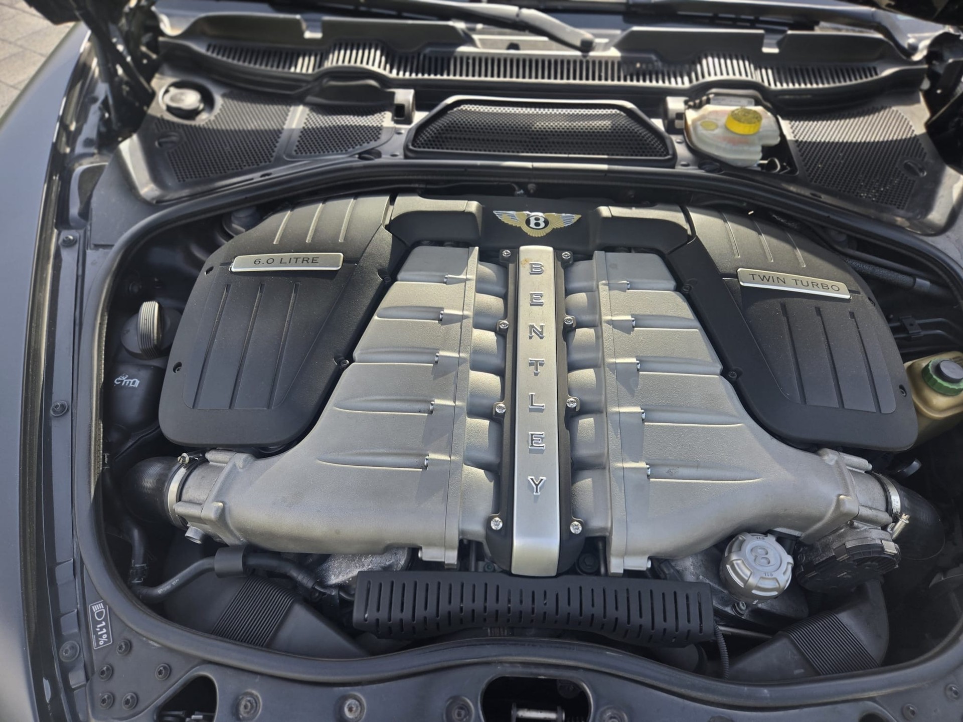 BENTLEY Continental GTC 6.0-image-9